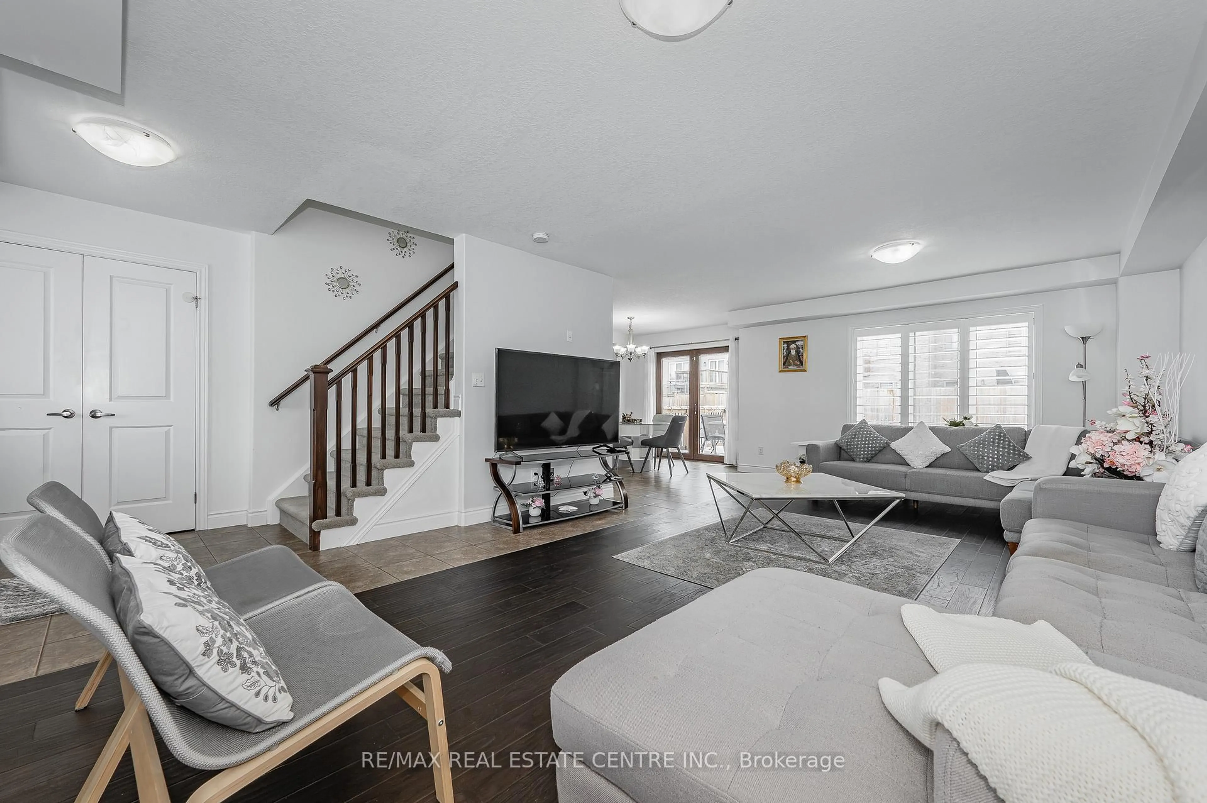 Living room with furniture, unknown for 854 Springbank Ave, Woodstock Ontario N4T 1T5