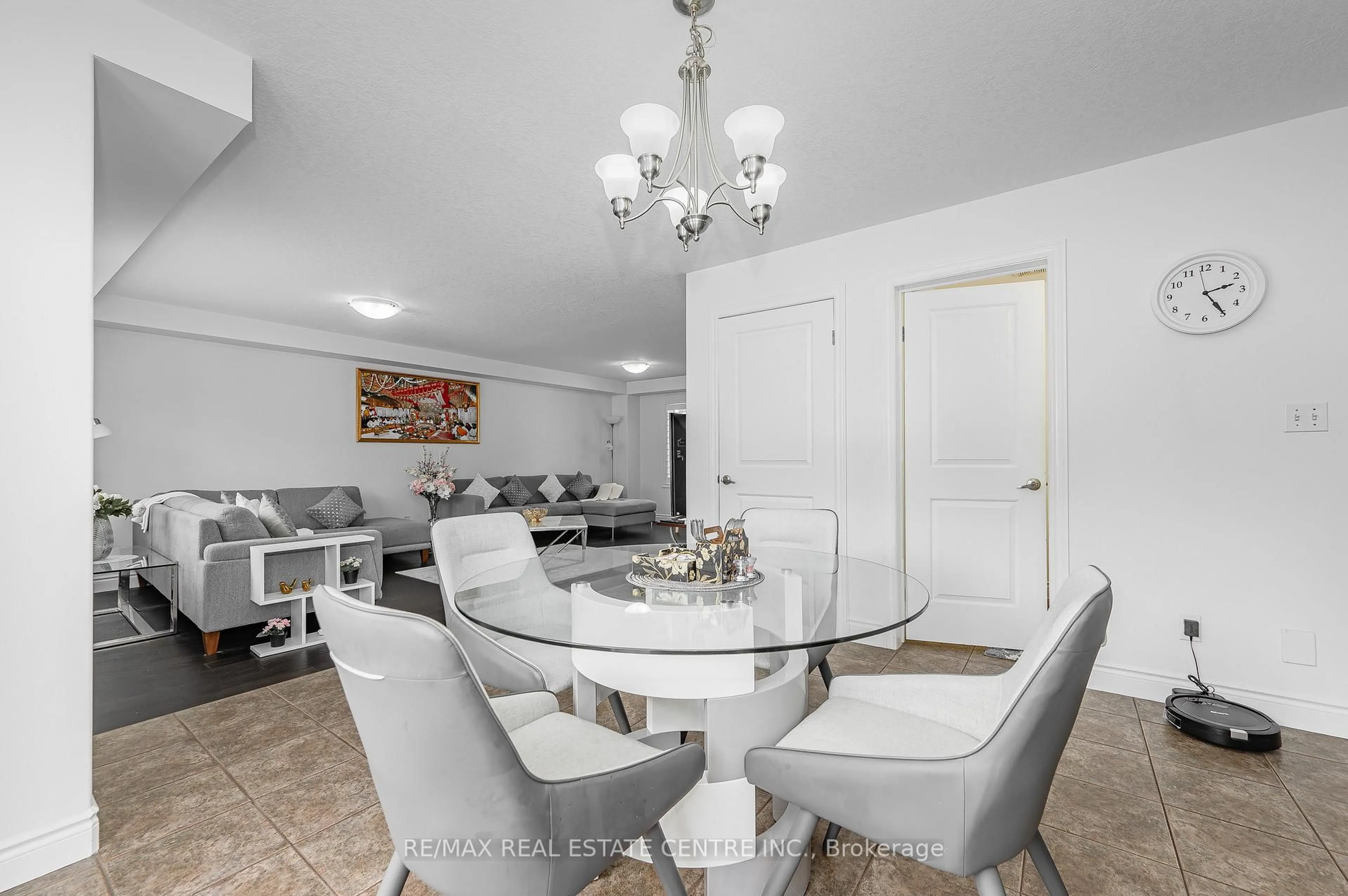 Dining room, ceramic/tile floor for 854 Springbank Ave, Woodstock Ontario N4T 1T5