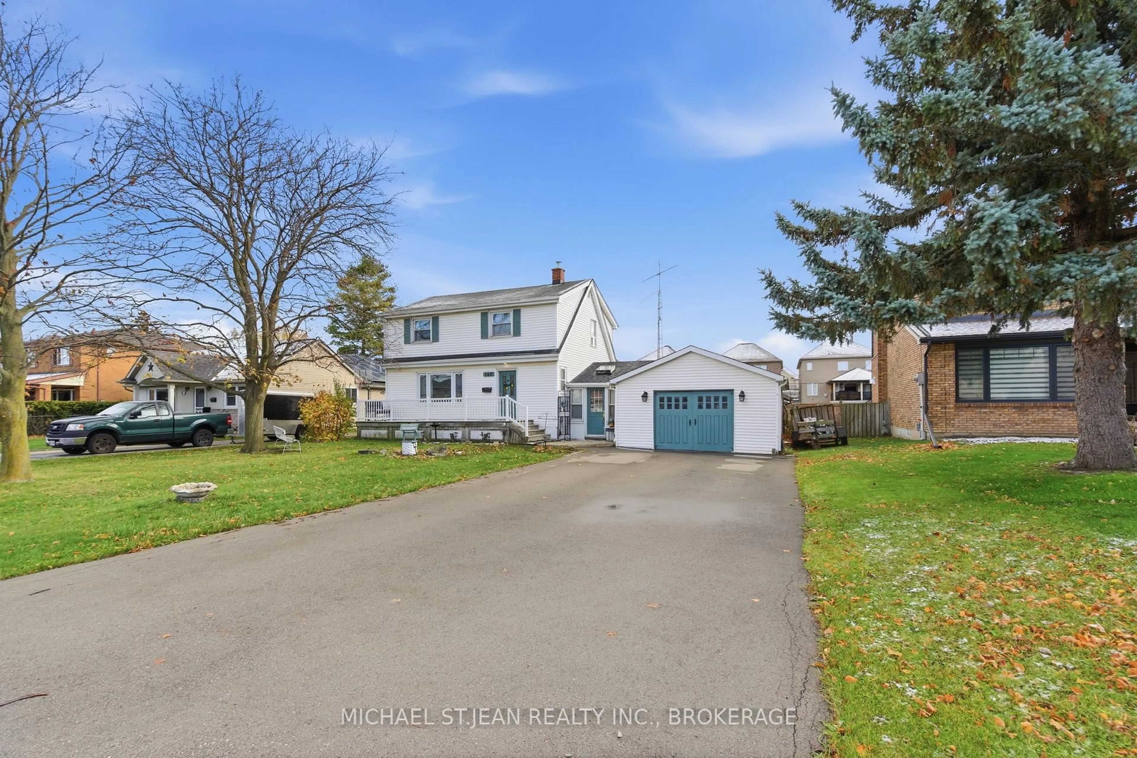 A pic from outside/outdoor area/front of a property/back of a property/a pic from drone, street for 160 First Rd, Hamilton Ontario L8J 2R4