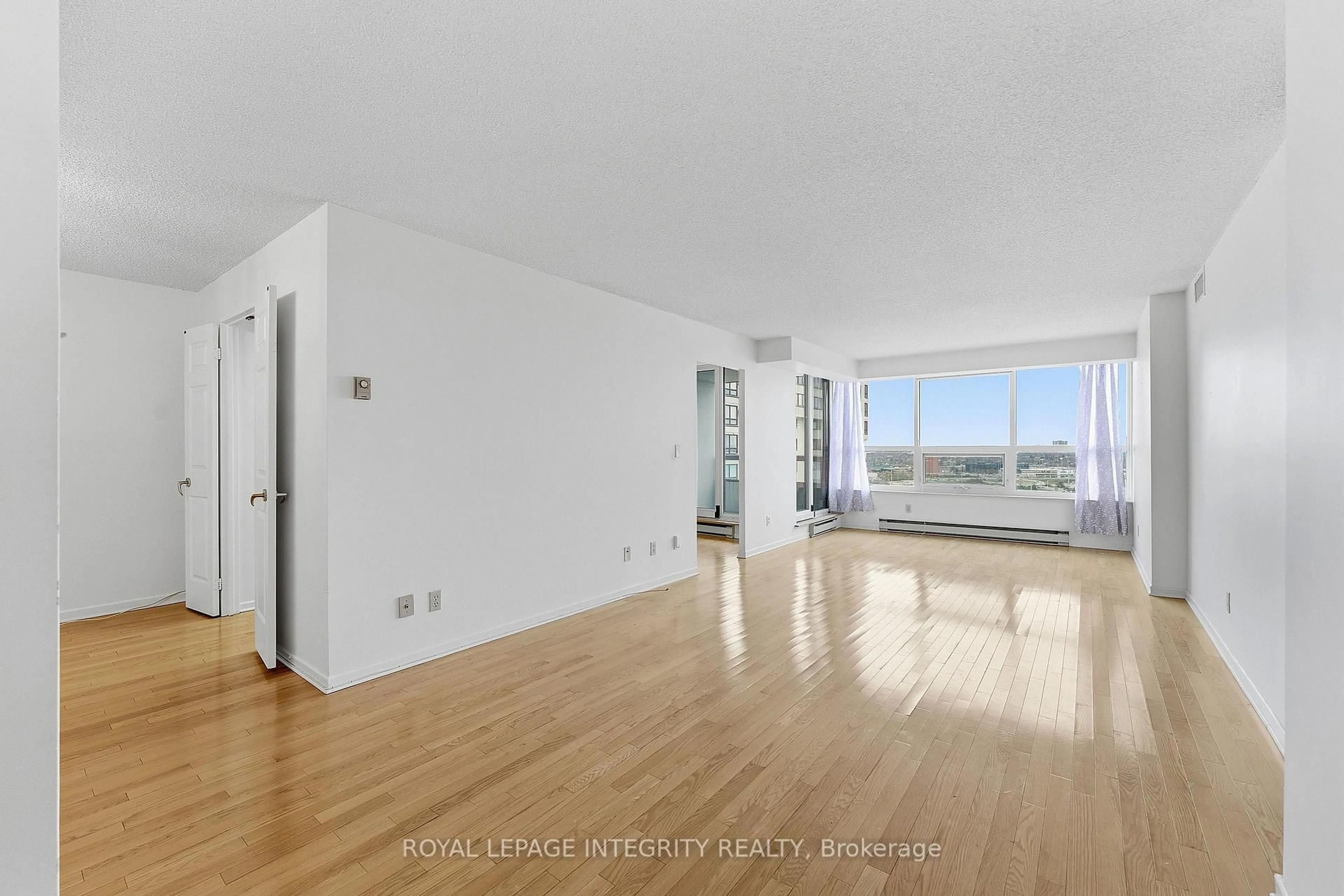 A pic of a room for 1510 Riverside Dr #2303, Ottawa Ontario K1G 4X5