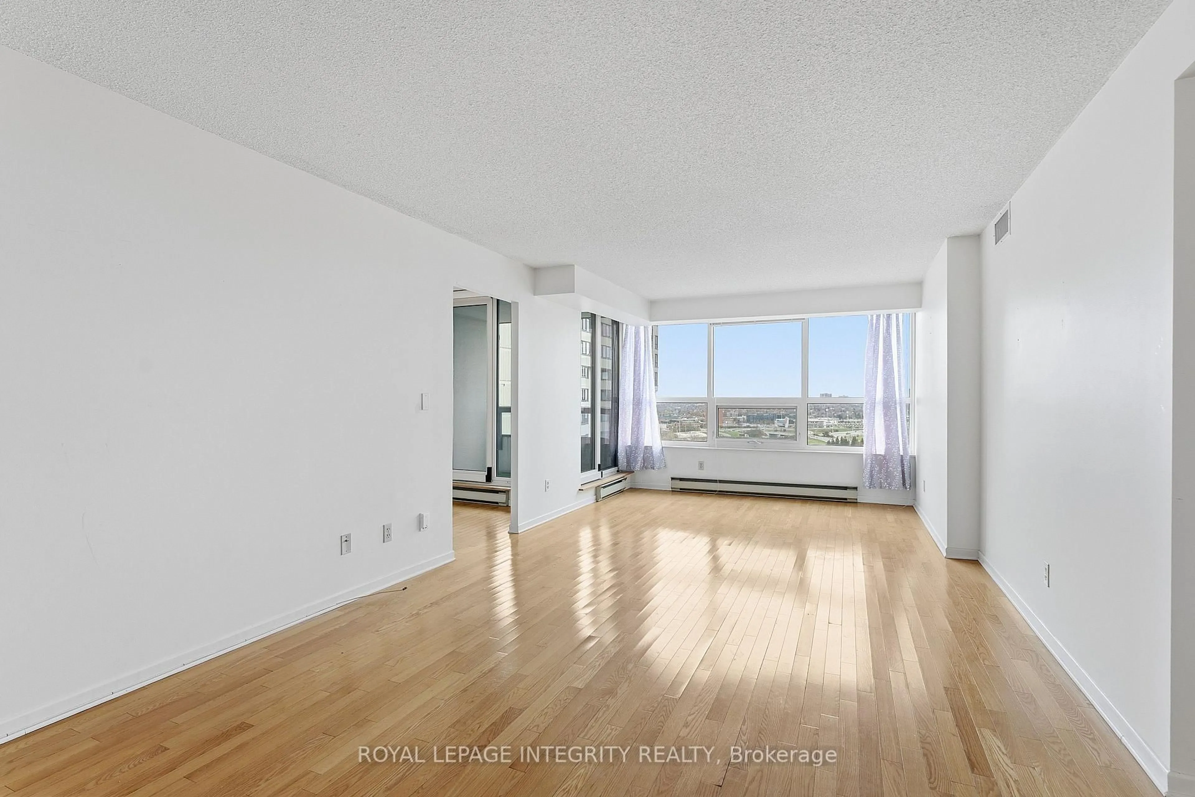 A pic of a room for 1510 Riverside Dr #2303, Ottawa Ontario K1G 4X5