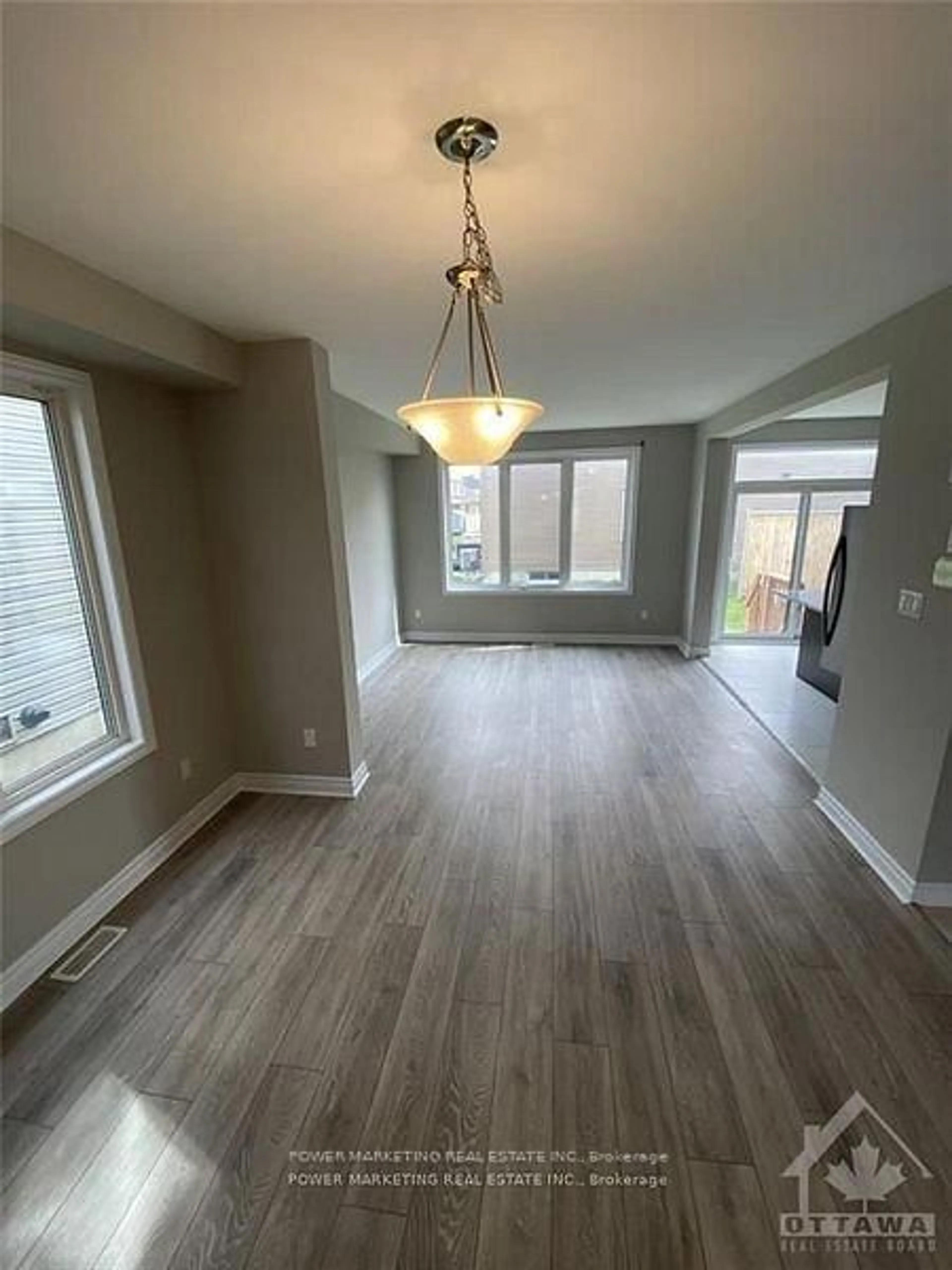 A pic of a room for 618 DECOEUR Dr, Ottawa Ontario K4A 1G9