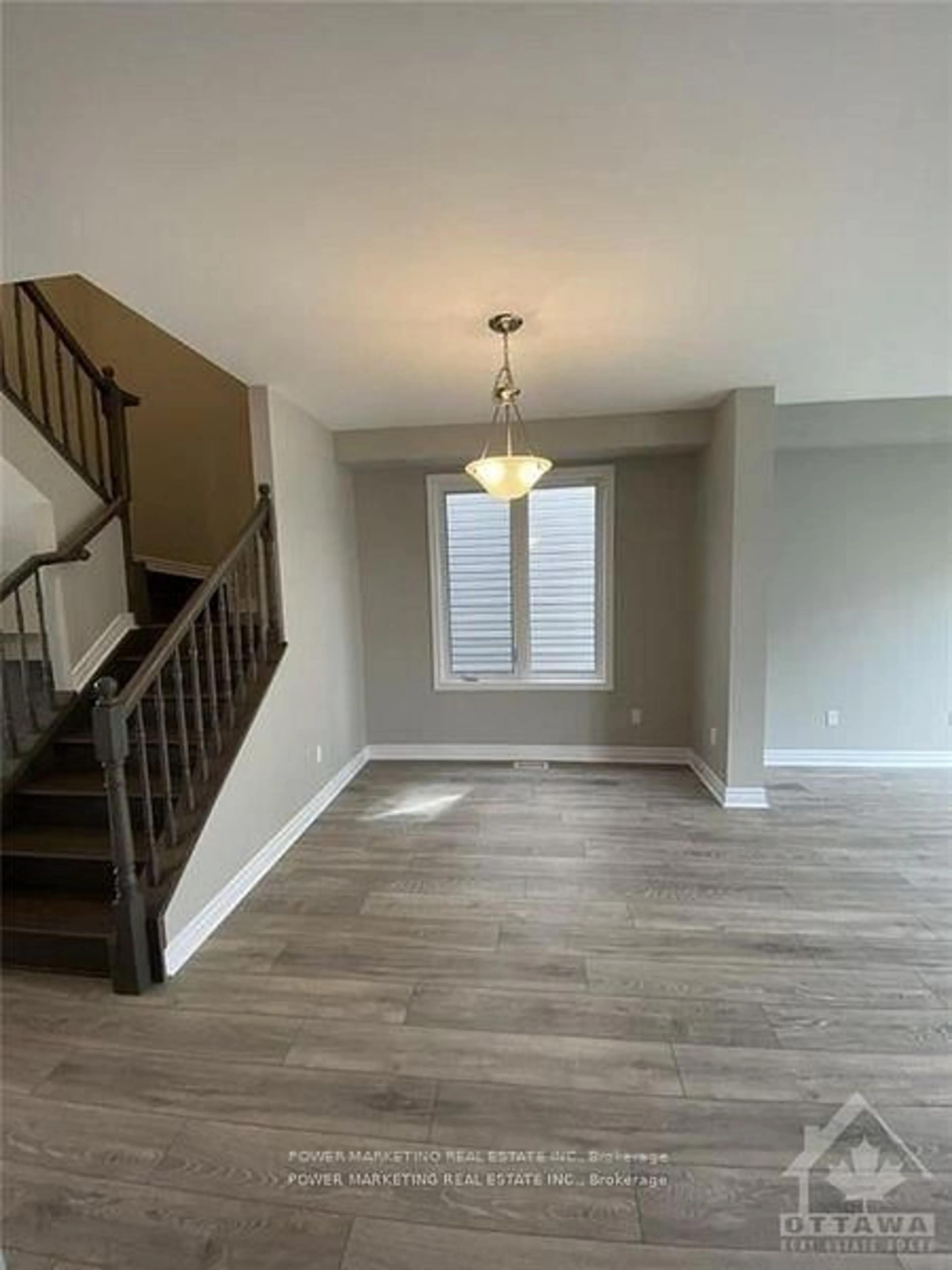 Unknown for 618 DECOEUR Dr, Ottawa Ontario K4A 1G9