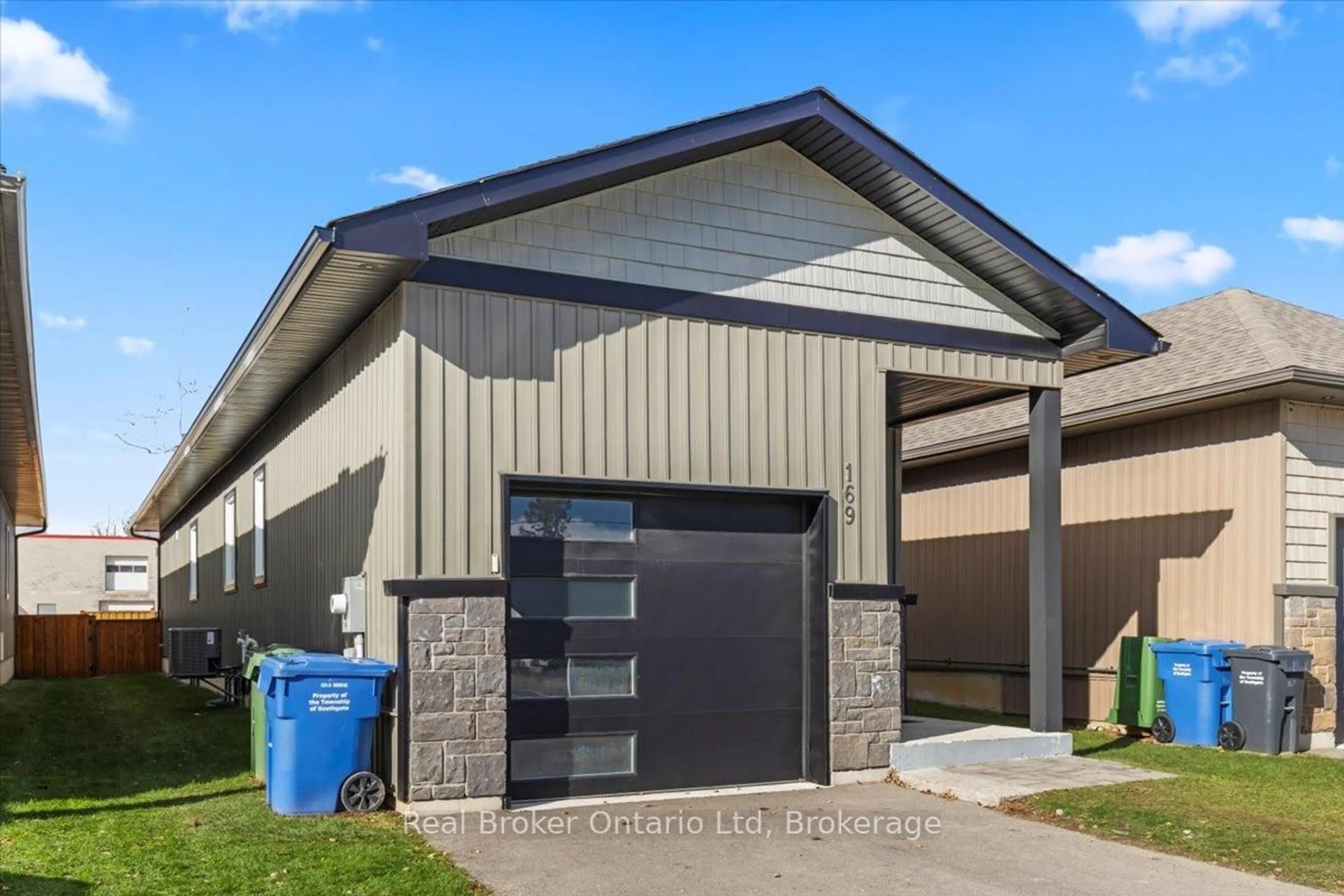 Indoor garage for 169 Main St, Southgate Ontario N0C 1B0