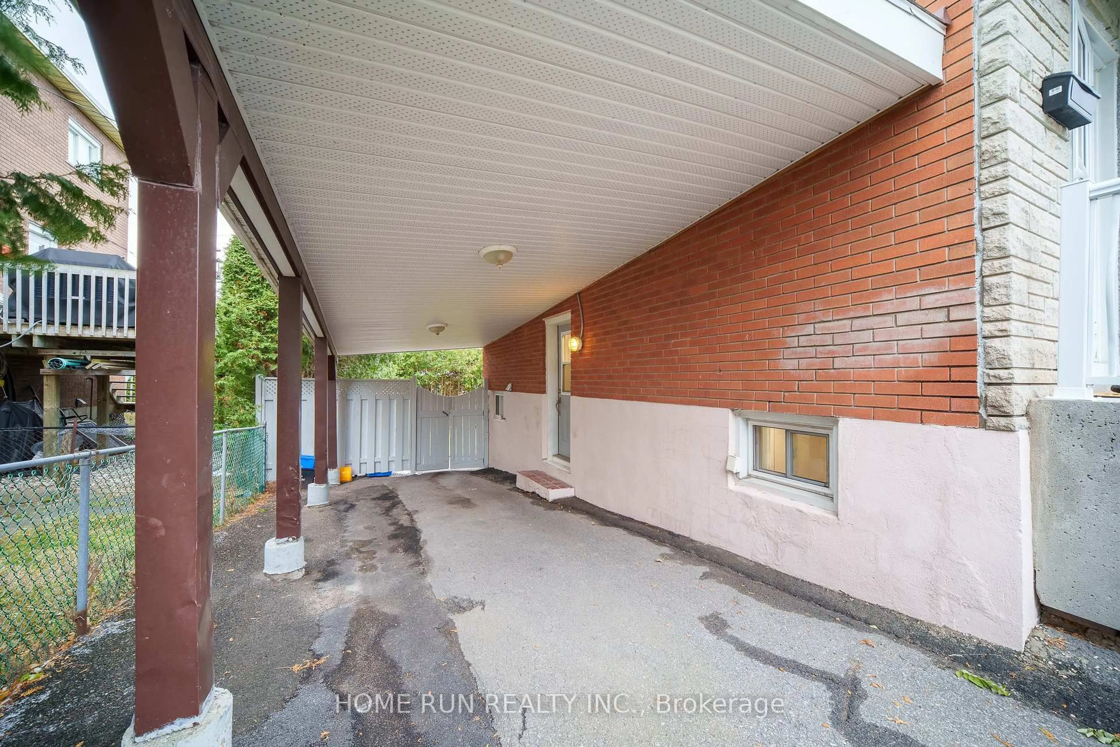 Patio, street for 376 Britannia Rd, Ottawa Ontario K2B 5X8