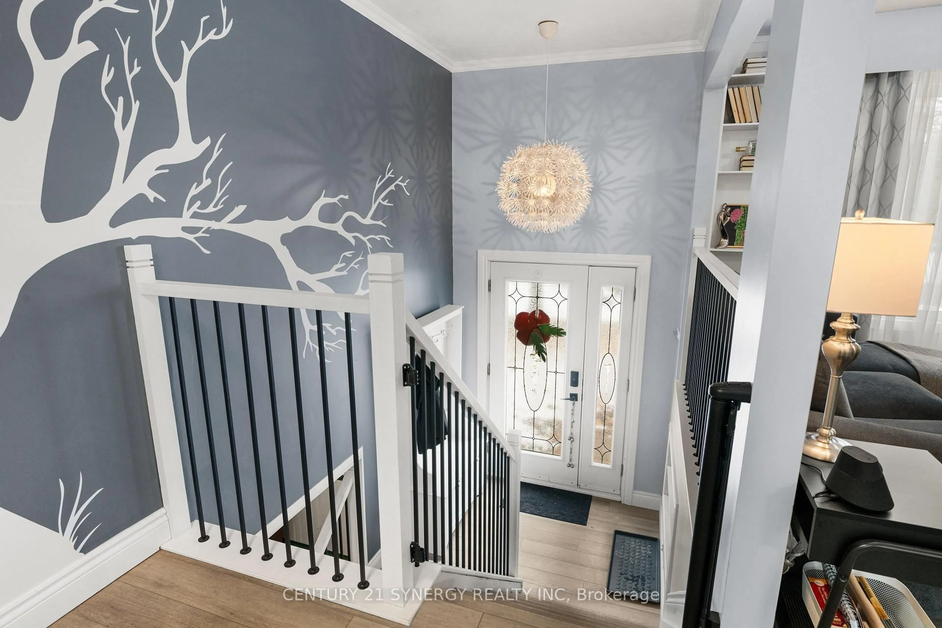 Indoor entryway for 273 Oakwood Dr, Clarence-Rockland Ontario K4K 1K9