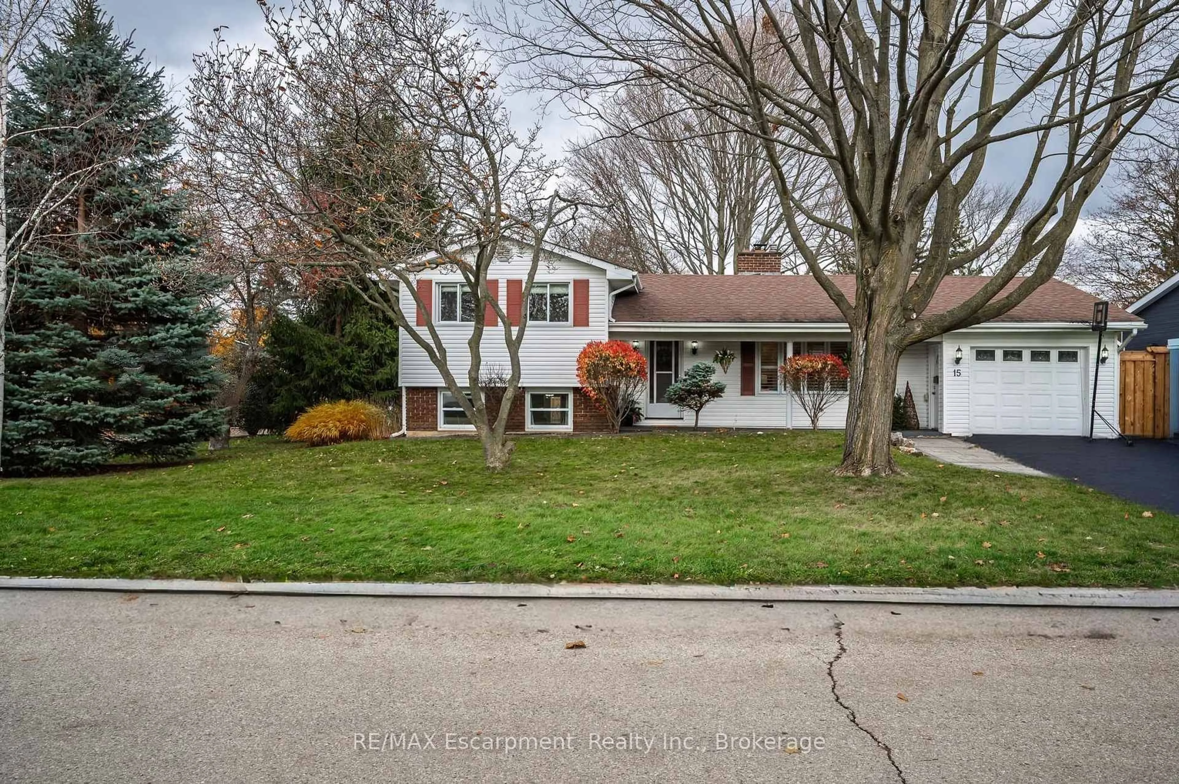 Unknown for 15 Harvest Lane, Brantford Ontario N3R 5R3