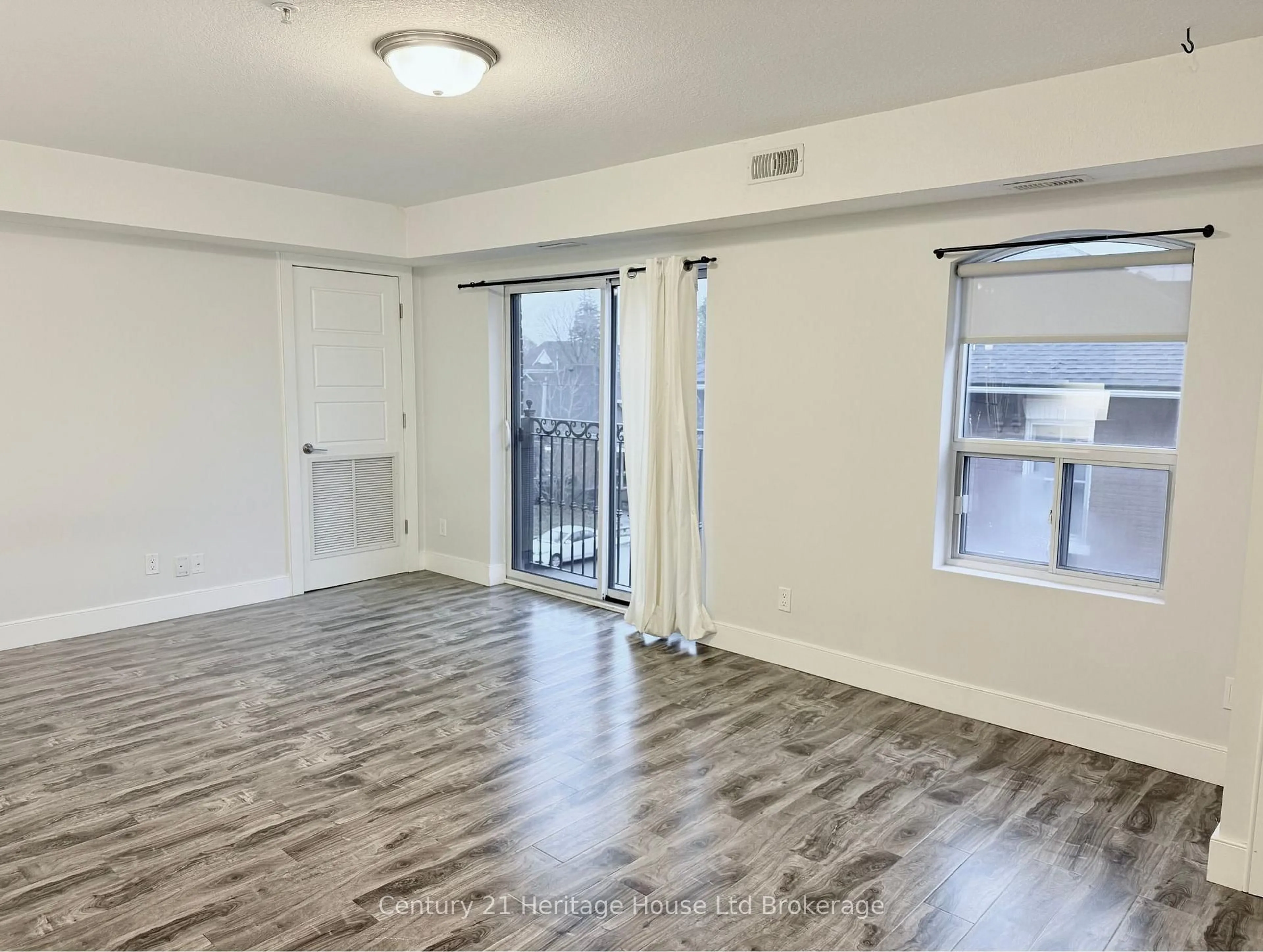 A pic of a room for 34 Brock St #201, Woodstock Ontario N4S 3B5