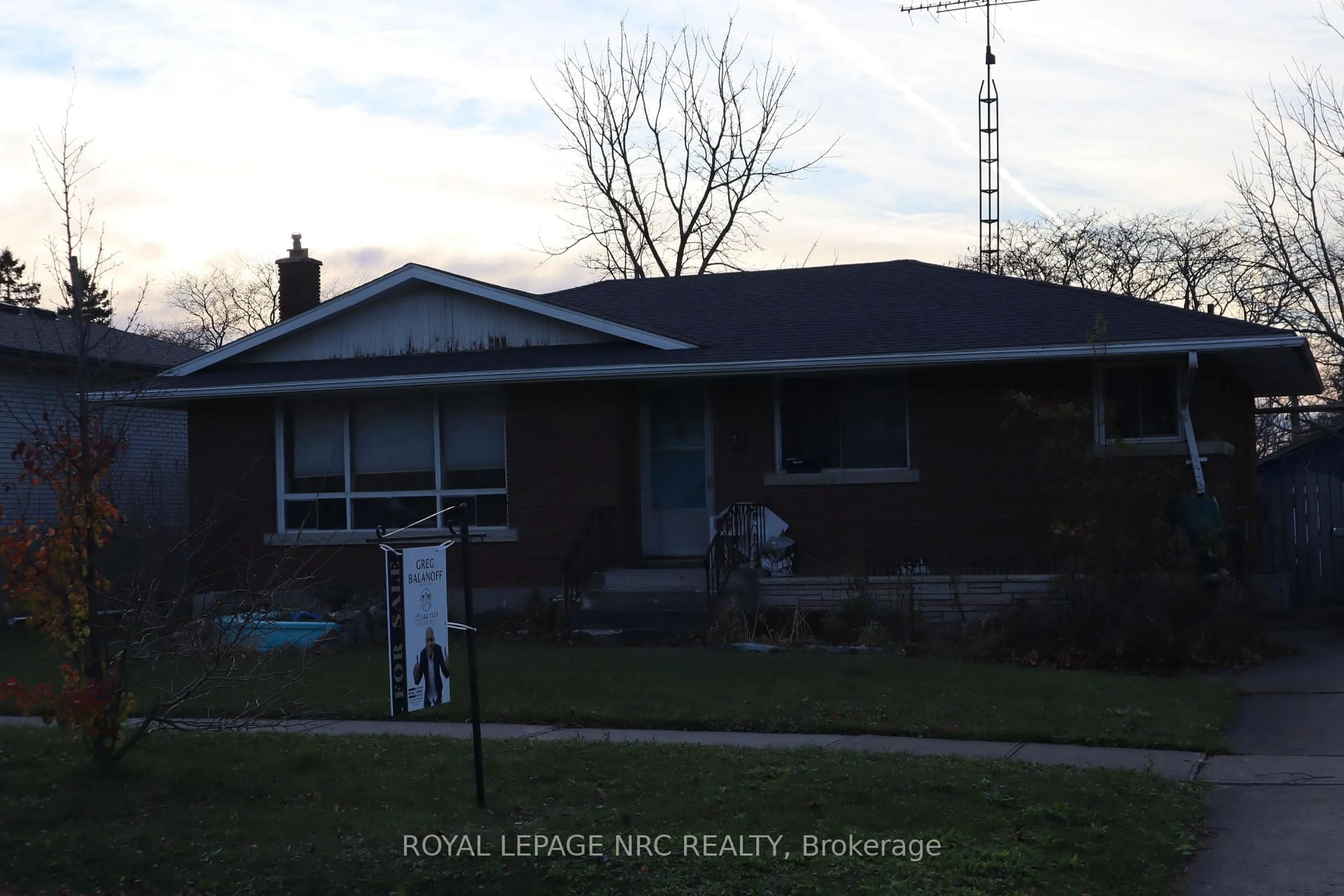 Unknown for 21 Clearview Hts, St. Catharines Ontario L2T 2W2