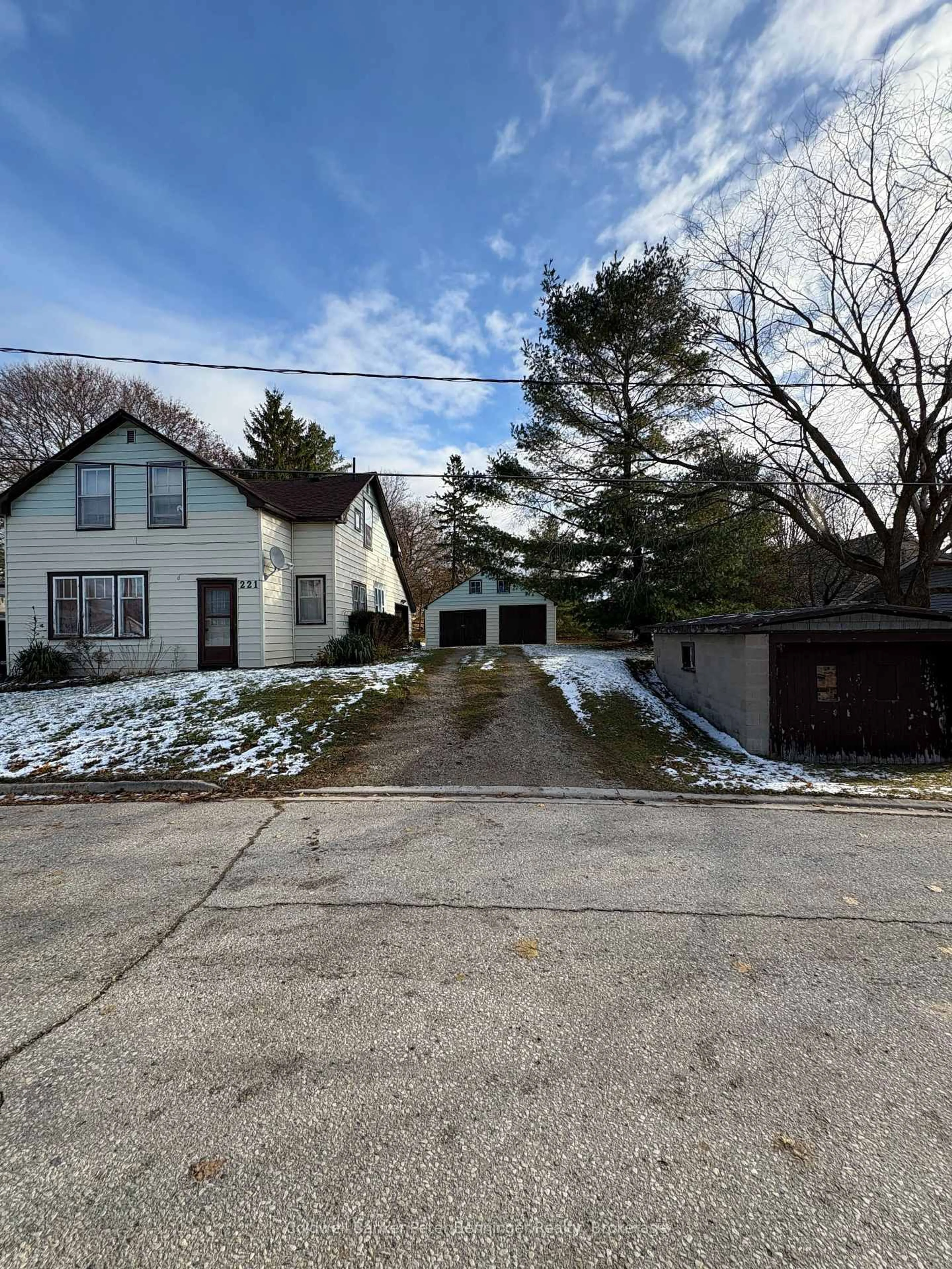 A pic from outside/outdoor area/front of a property/back of a property/a pic from drone, street for 221 Queen St, West Grey Ontario N0G 1R0