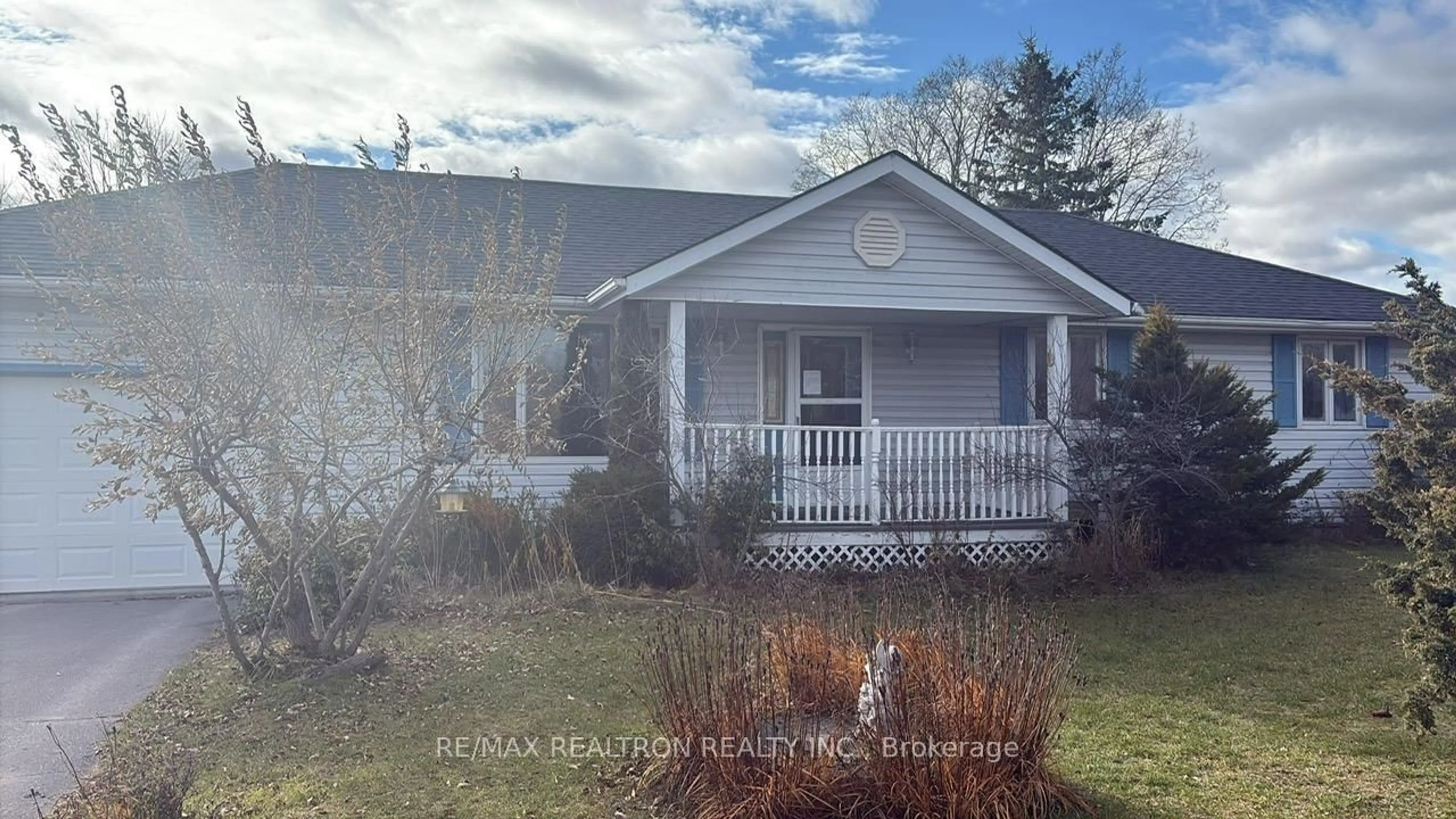 Home with vinyl exterior material, building for 104 Oak St, Cramahe Ontario K0K 1M0