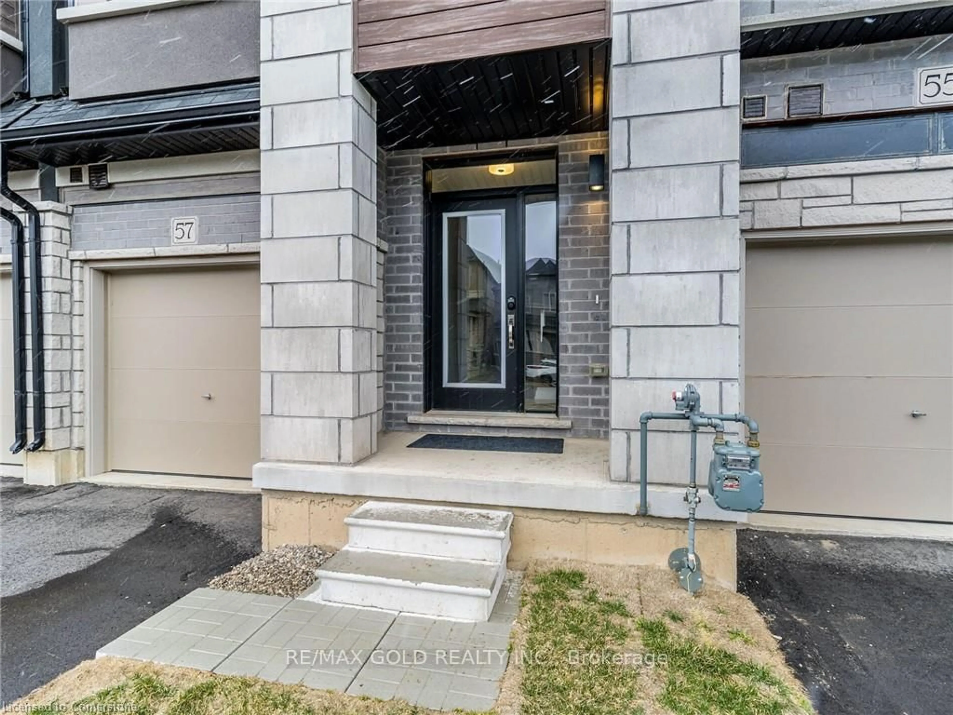 Indoor entryway for 57 George Brier Dr, Brant Ontario N3L 0L8