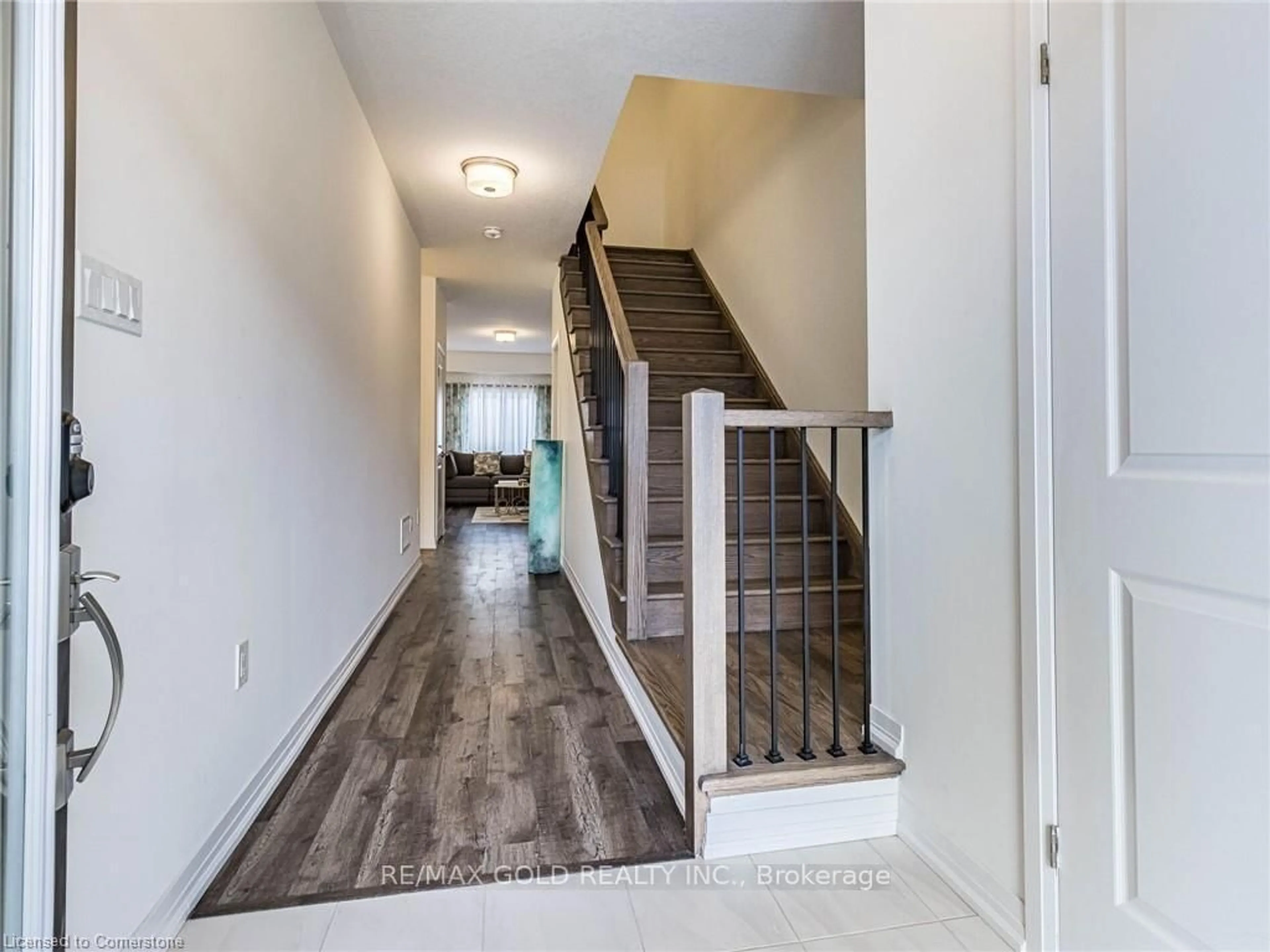 Indoor entryway for 57 George Brier Dr, Brant Ontario N3L 0L8