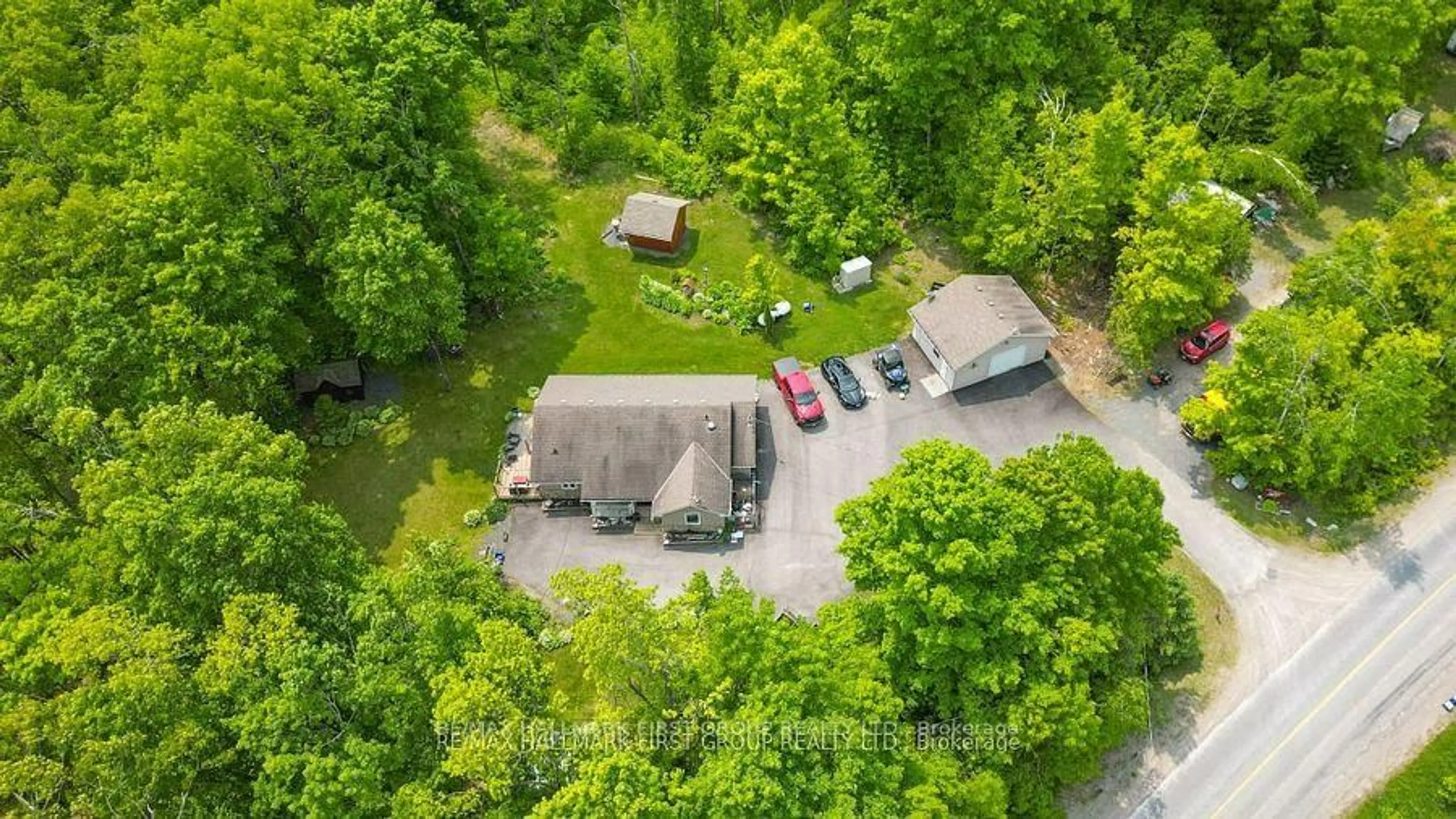A pic from outside/outdoor area/front of a property/back of a property/a pic from drone, unknown for 1571 Cordova Rd, Limoges Ontario K0K 2M0