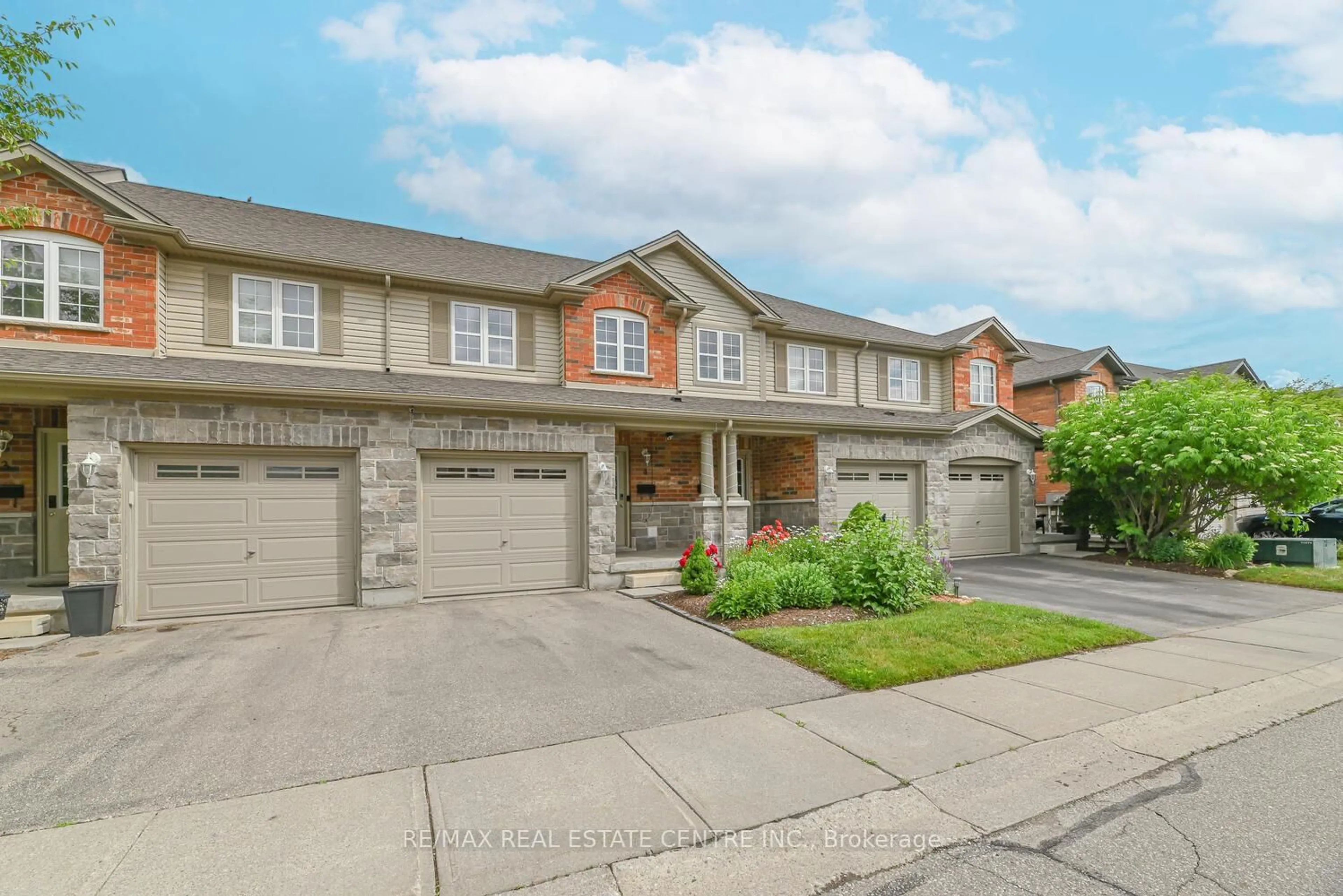 Home with brick exterior material, street for 535 Margaret St #4, Cambridge Ontario N3H 0A5