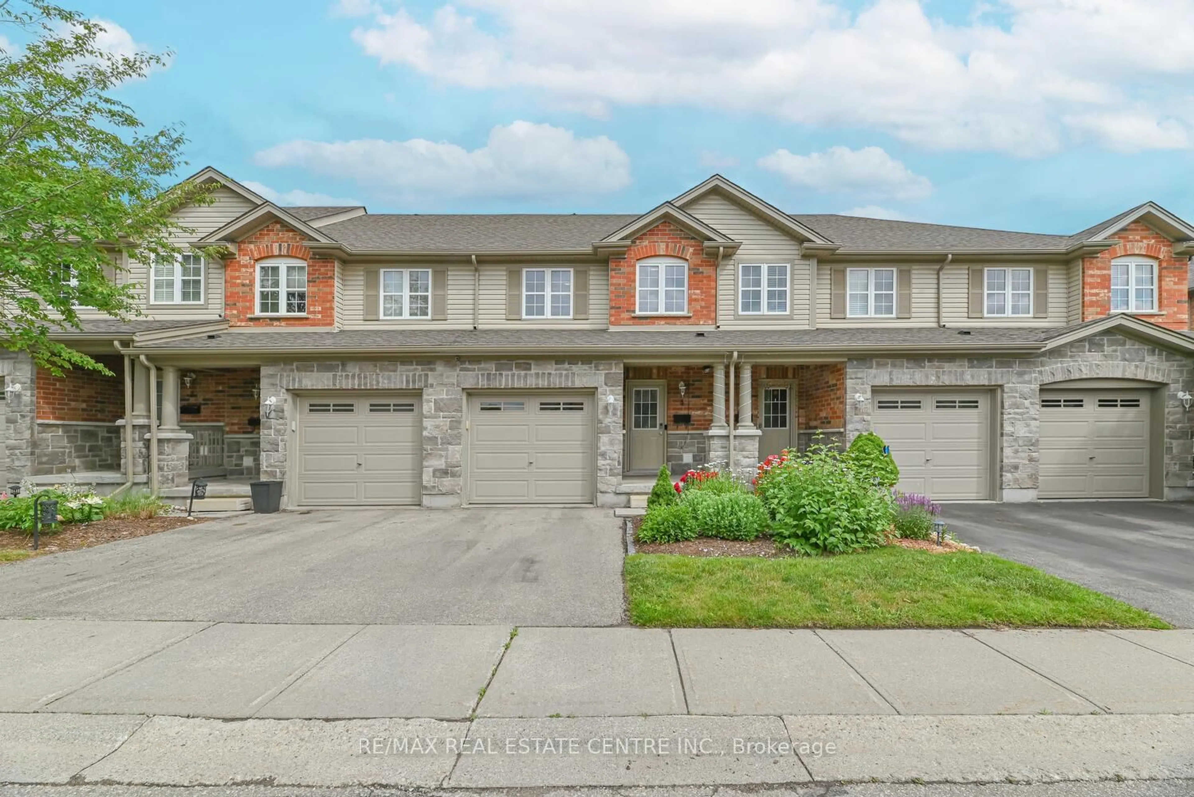 Home with brick exterior material, street for 535 Margaret St #4, Cambridge Ontario N3H 0A5