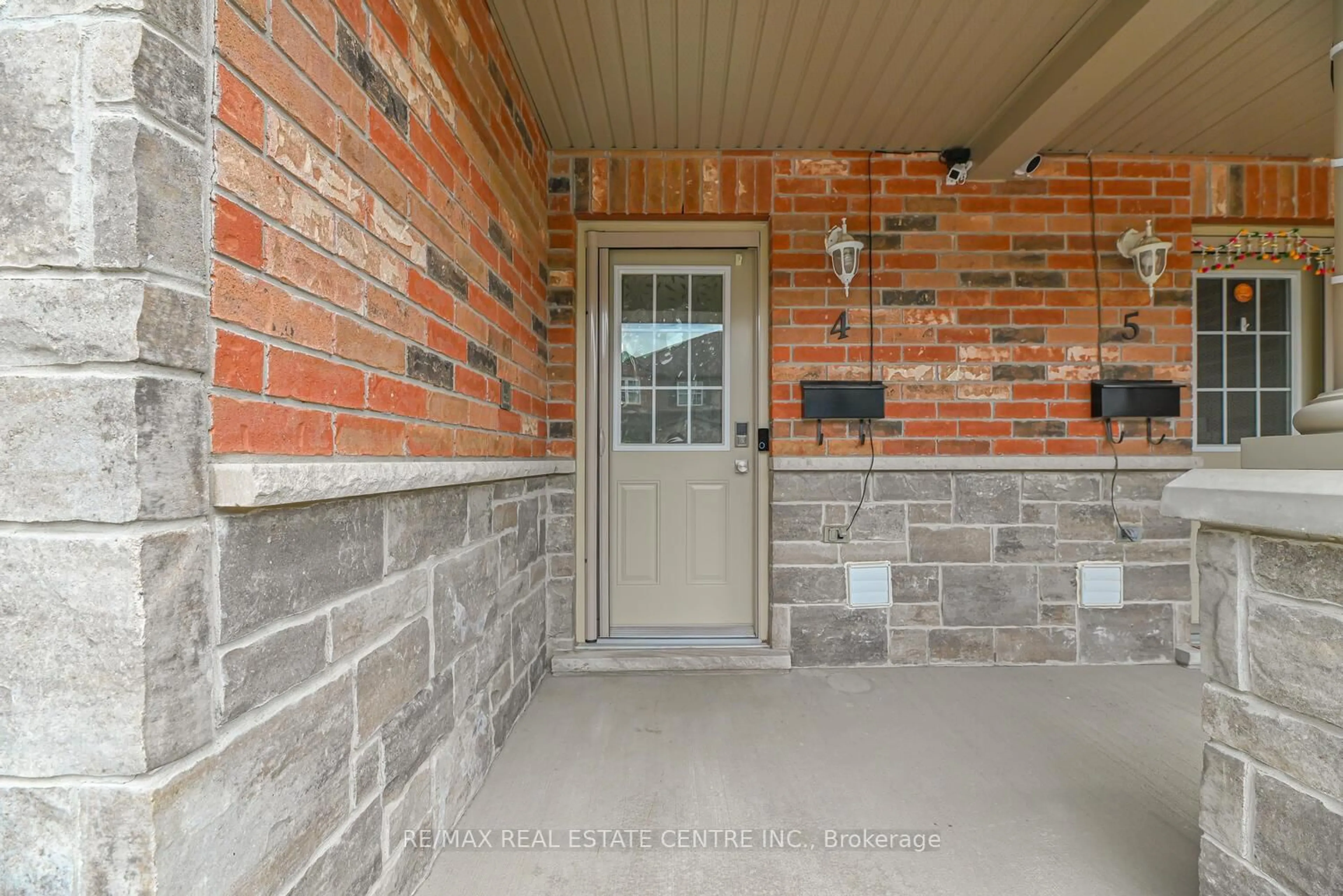 Home with brick exterior material, street for 535 Margaret St #4, Cambridge Ontario N3H 0A5