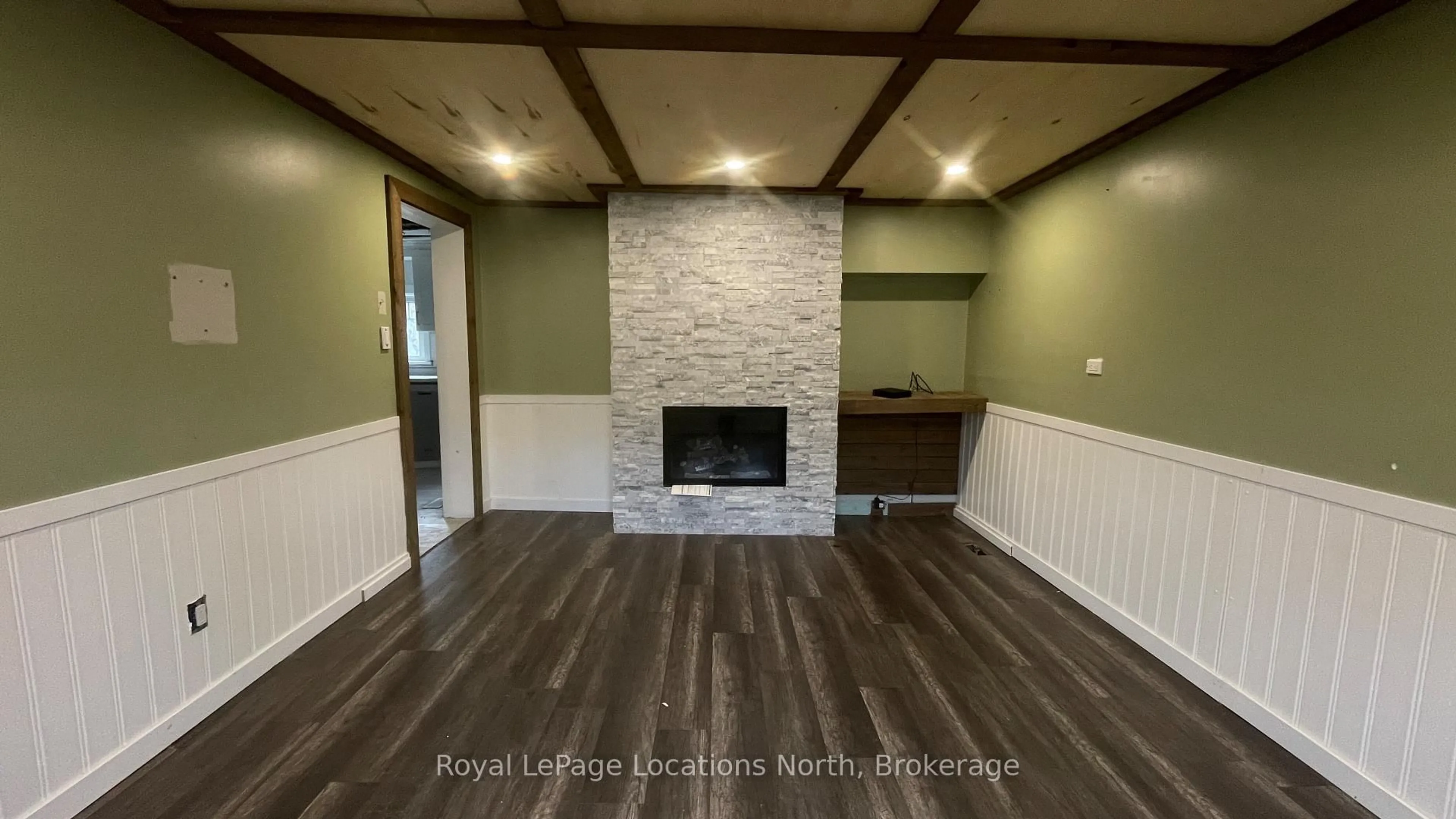 Living room with furniture, unknown for 72 Sykes St, Meaford Ontario N4L 1E3