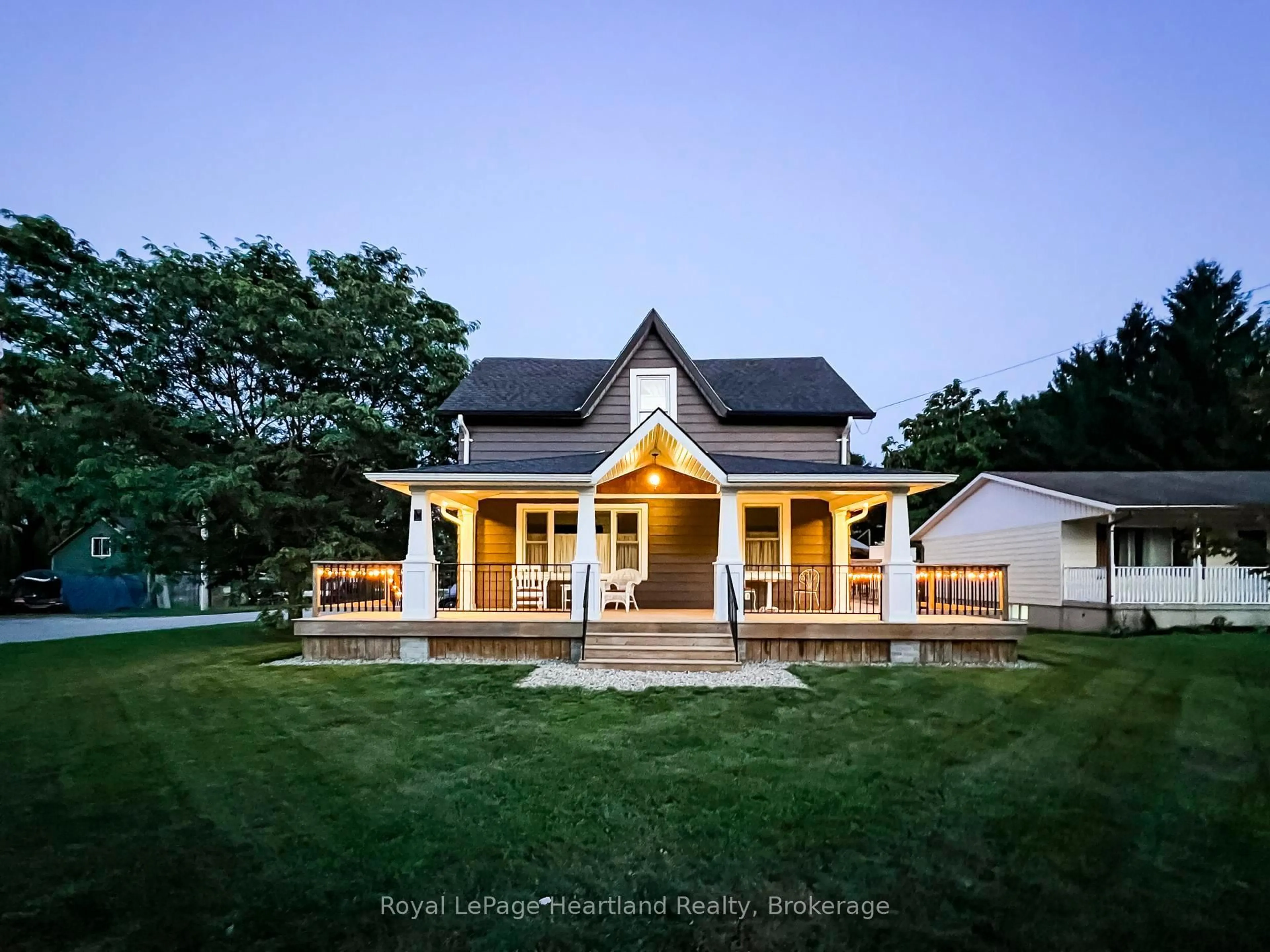 A pic from outside/outdoor area/front of a property/back of a property/a pic from drone, unknown for 273 Hamilton St, North Huron Ontario N0M 1H0