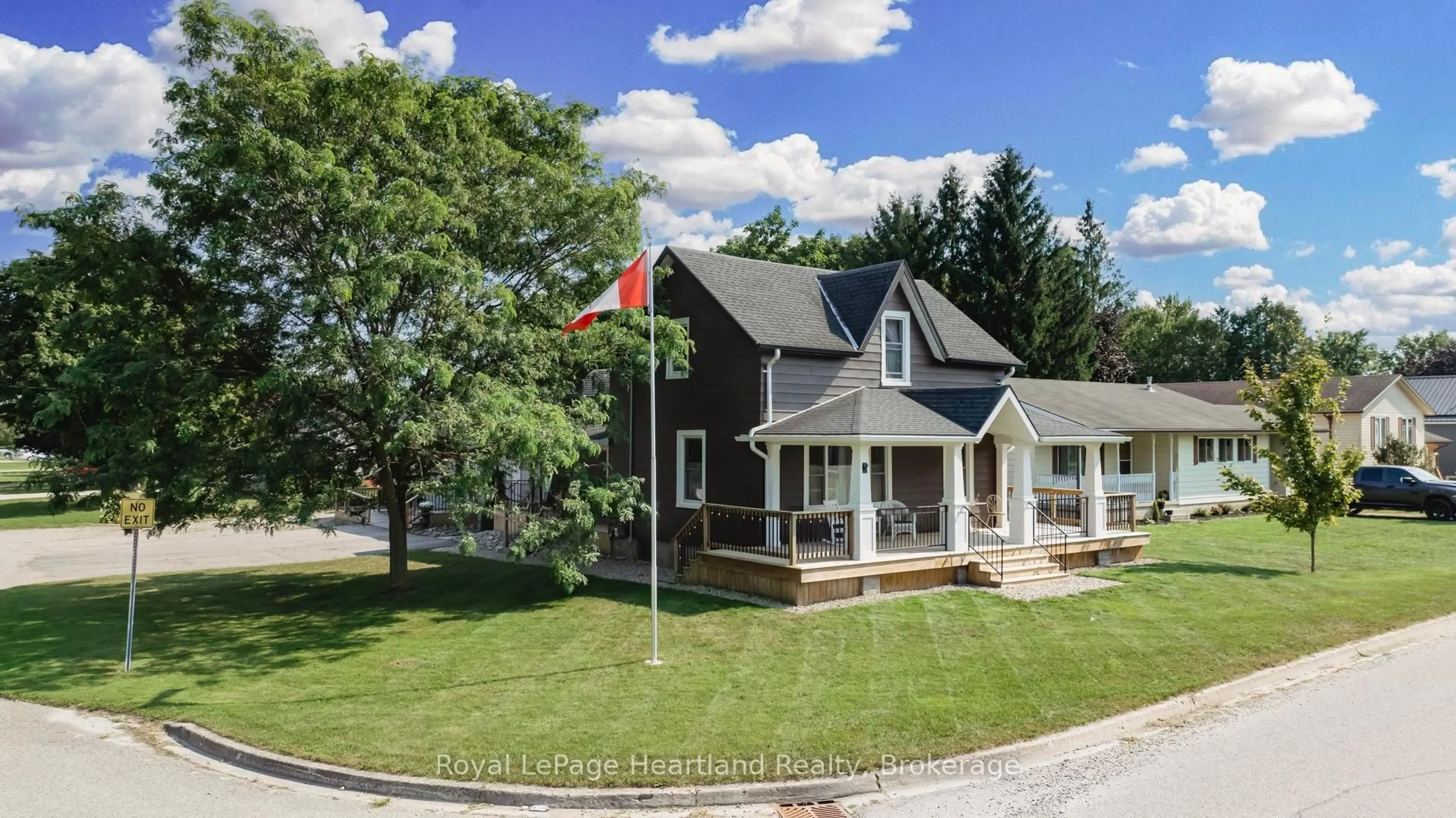 A pic from outside/outdoor area/front of a property/back of a property/a pic from drone, street for 273 Hamilton St, North Huron Ontario N0M 1H0