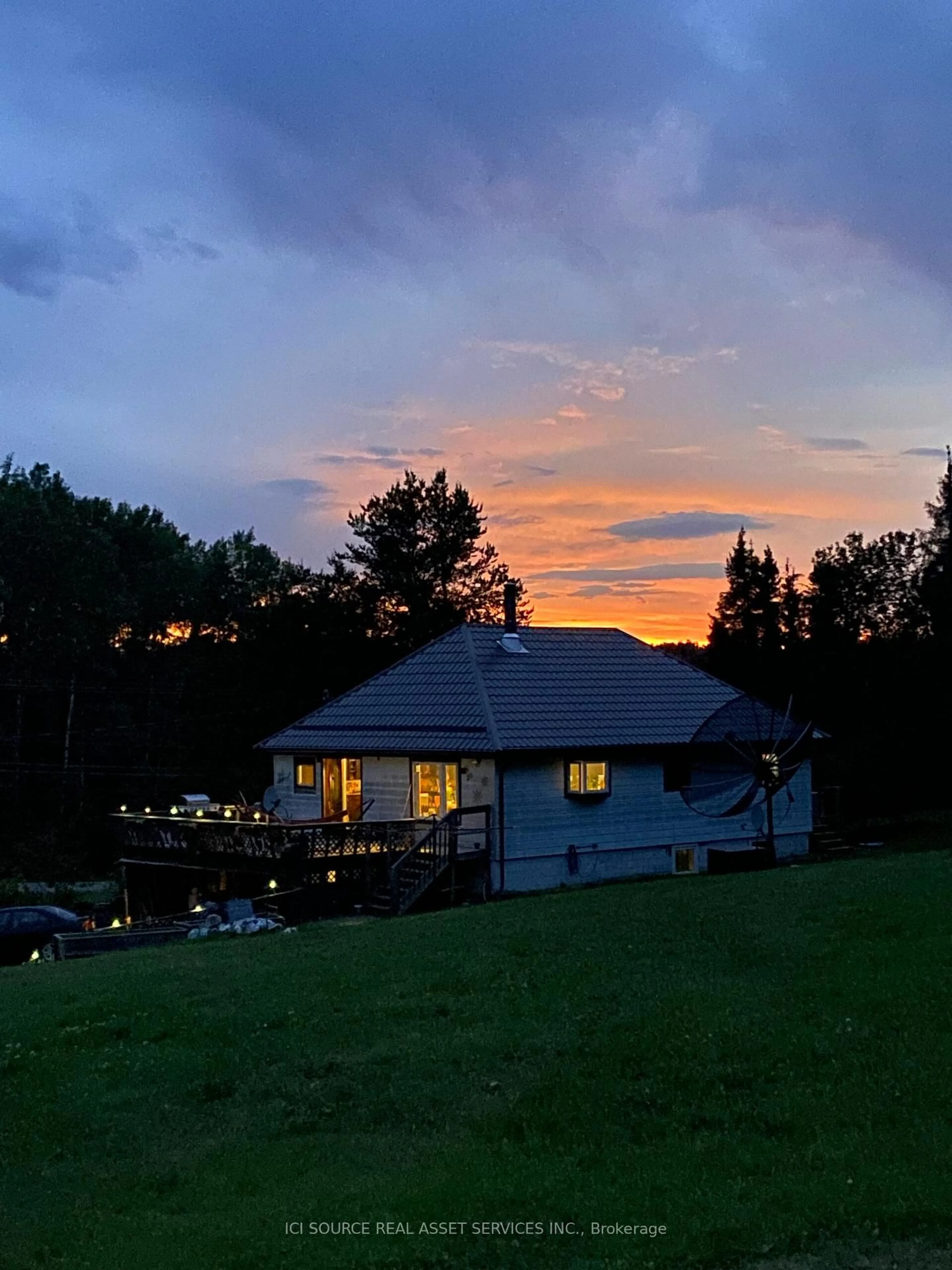 A pic from outside/outdoor area/front of a property/back of a property/a pic from drone, water/lake/river/ocean view for 128 Pipeline Rd, Thunder Bay Ontario P0T 2Y0