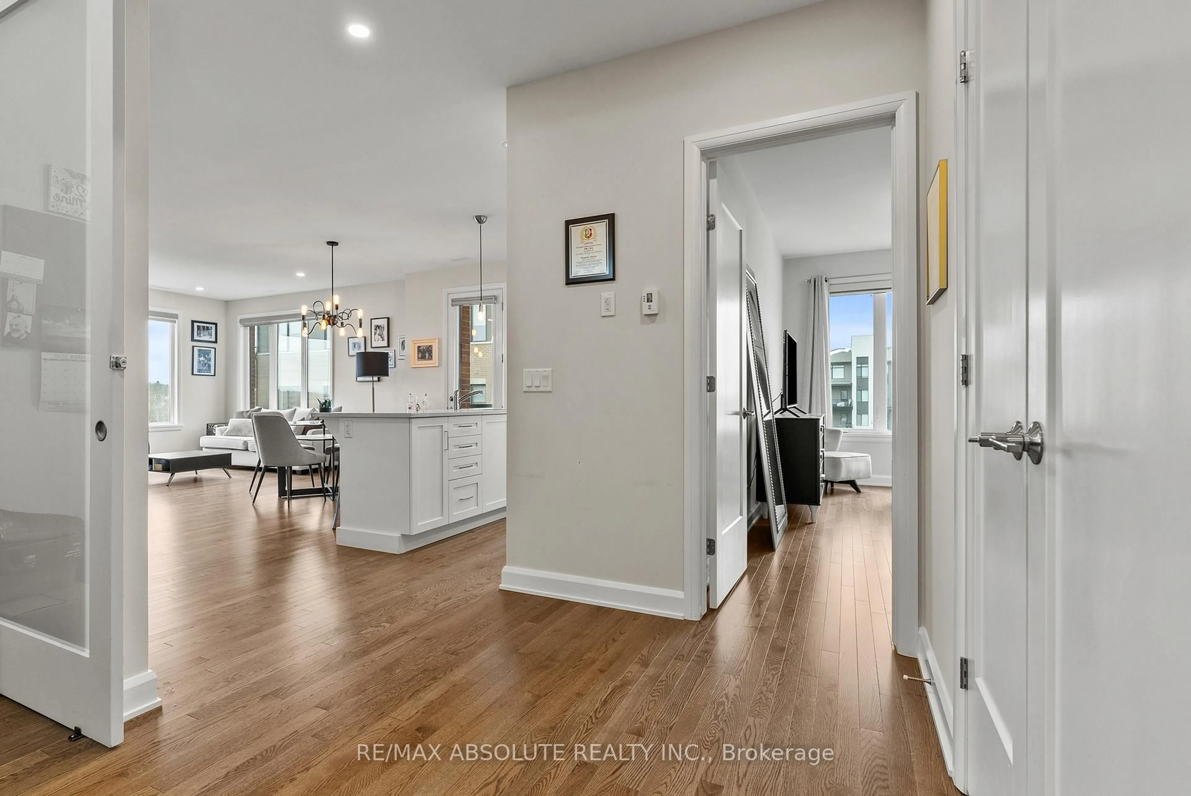 Indoor entryway for 180 Boundstone Way #205, Ottawa Ontario K2T 0M9