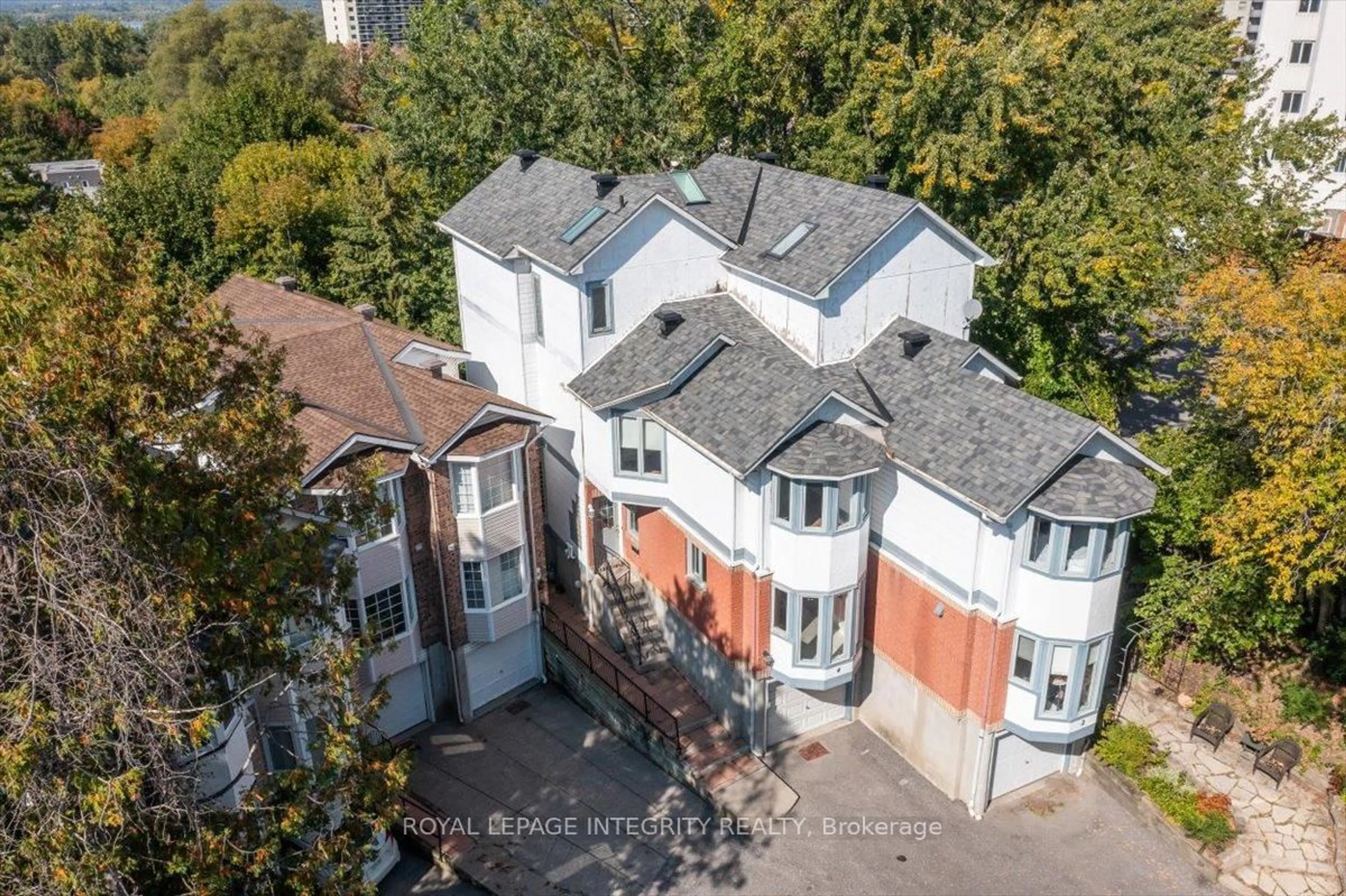 A pic from outside/outdoor area/front of a property/back of a property/a pic from drone, city buildings view from balcony for 2949 Richmond Rd #4, Ottawa Ontario K2B 6S6