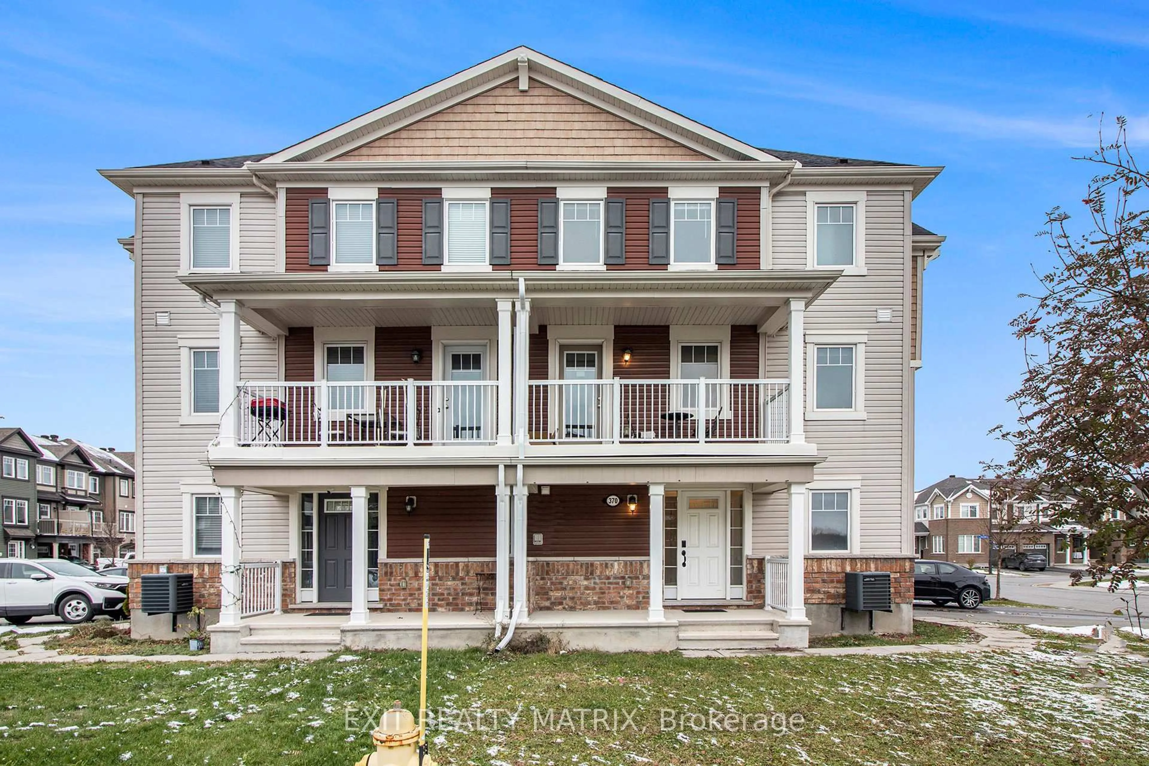 Home with vinyl exterior material, street for 370 Willow Aster Circ, Ottawa Ontario K4A 3V1