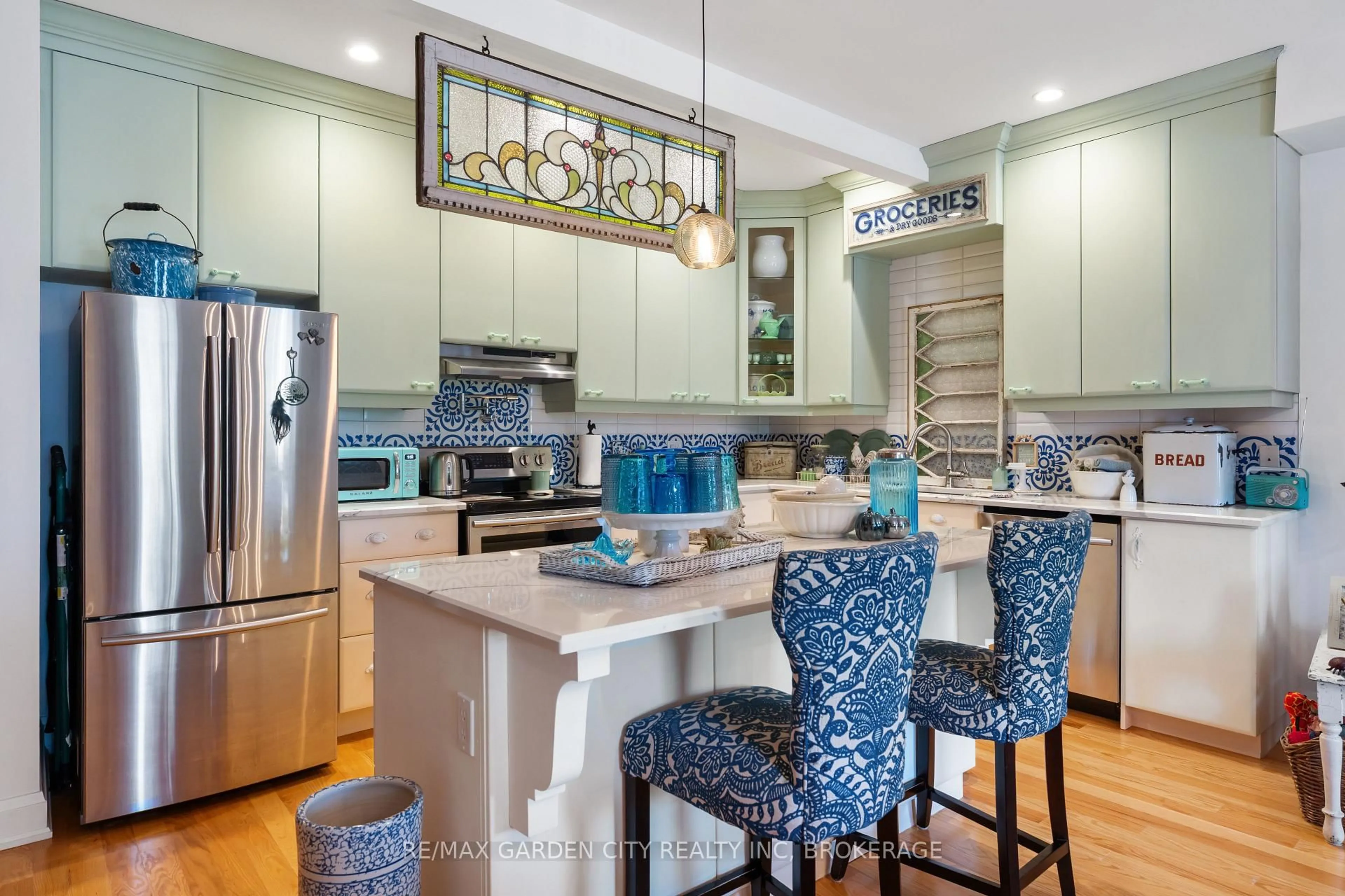 Contemporary kitchen, ceramic/tile floor for 3710 MAIN St #201, Niagara Falls Ontario L2G 6B1