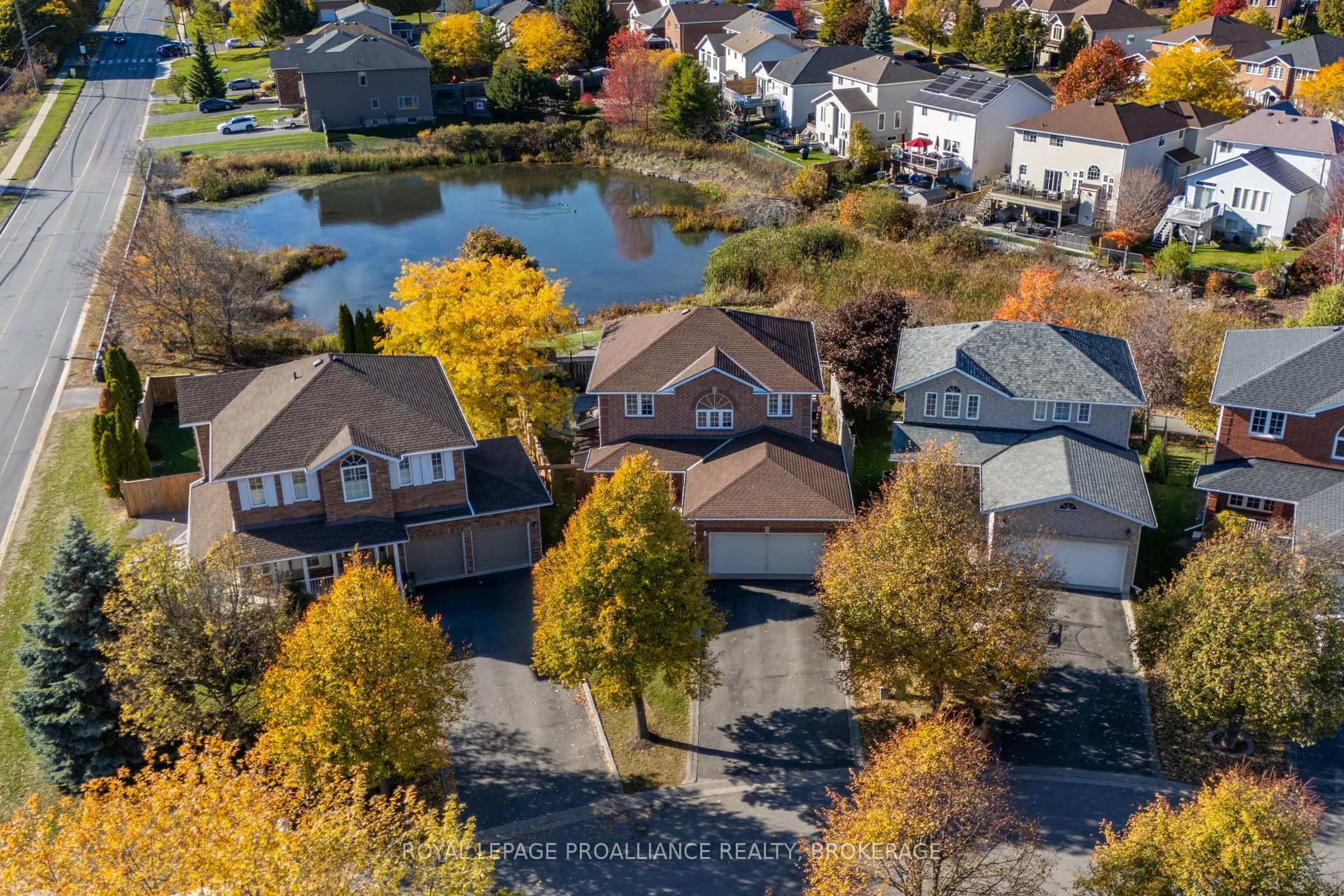 A pic from outside/outdoor area/front of a property/back of a property/a pic from drone, unknown for 1092 Wise St, Kingston Ontario K7P 3E5