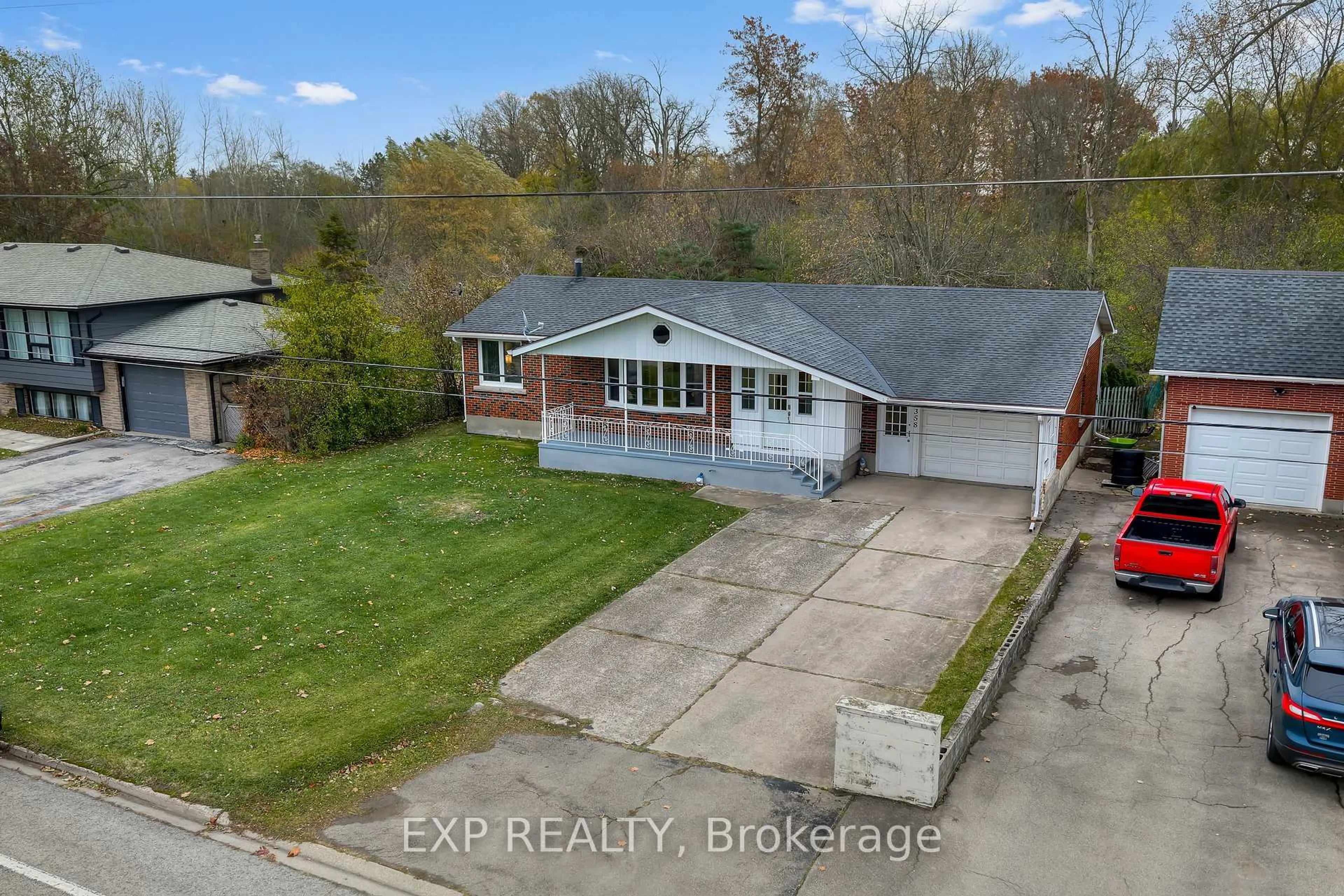 A pic from outside/outdoor area/front of a property/back of a property/a pic from drone, water/lake/river/ocean view for 358 Albany St, Fort Erie Ontario L2A 1L9