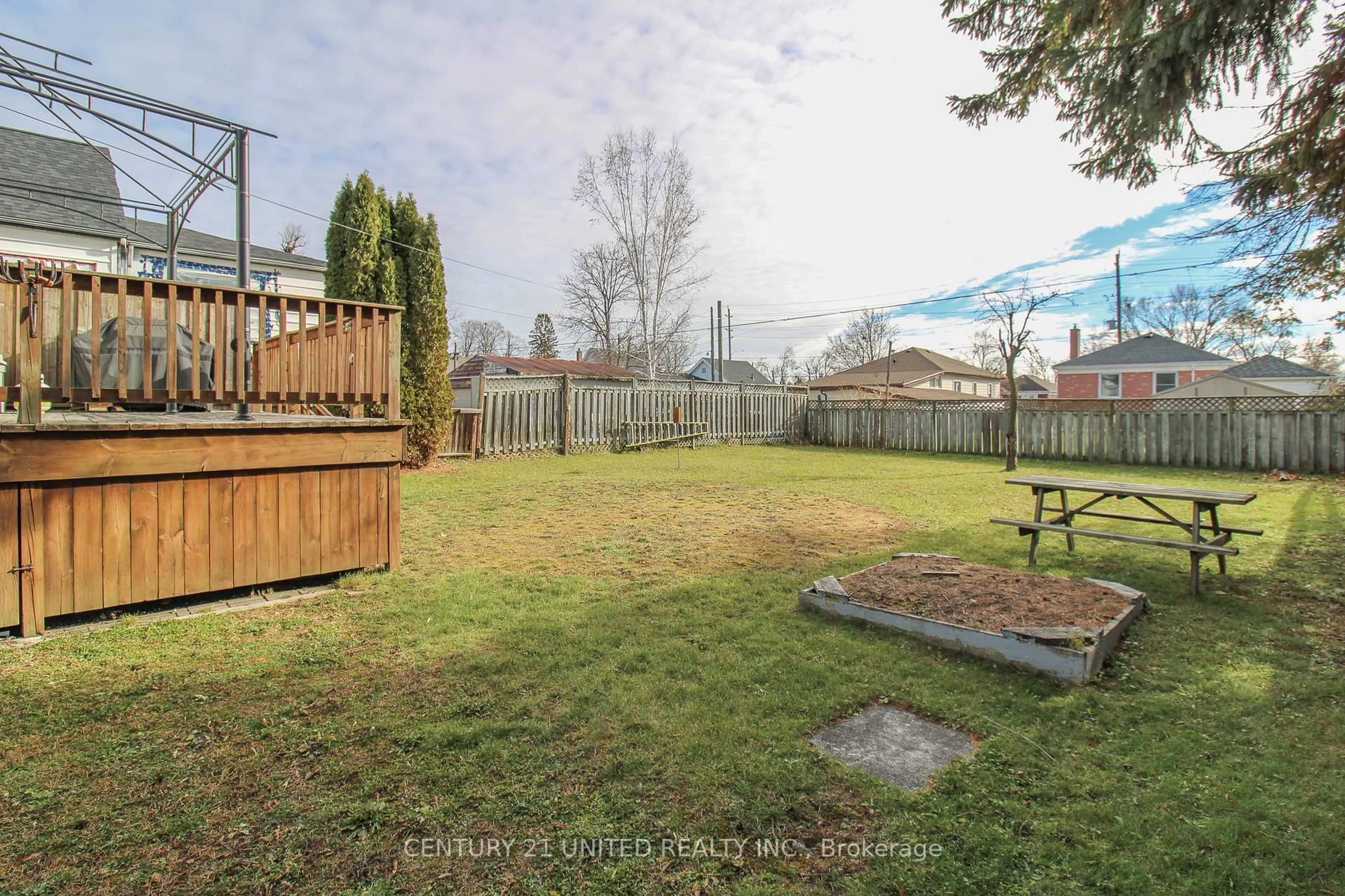 A pic from outside/outdoor area/front of a property/back of a property/a pic from drone, unknown for 677 Orpington Rd, Peterborough Ontario K9J 4A5