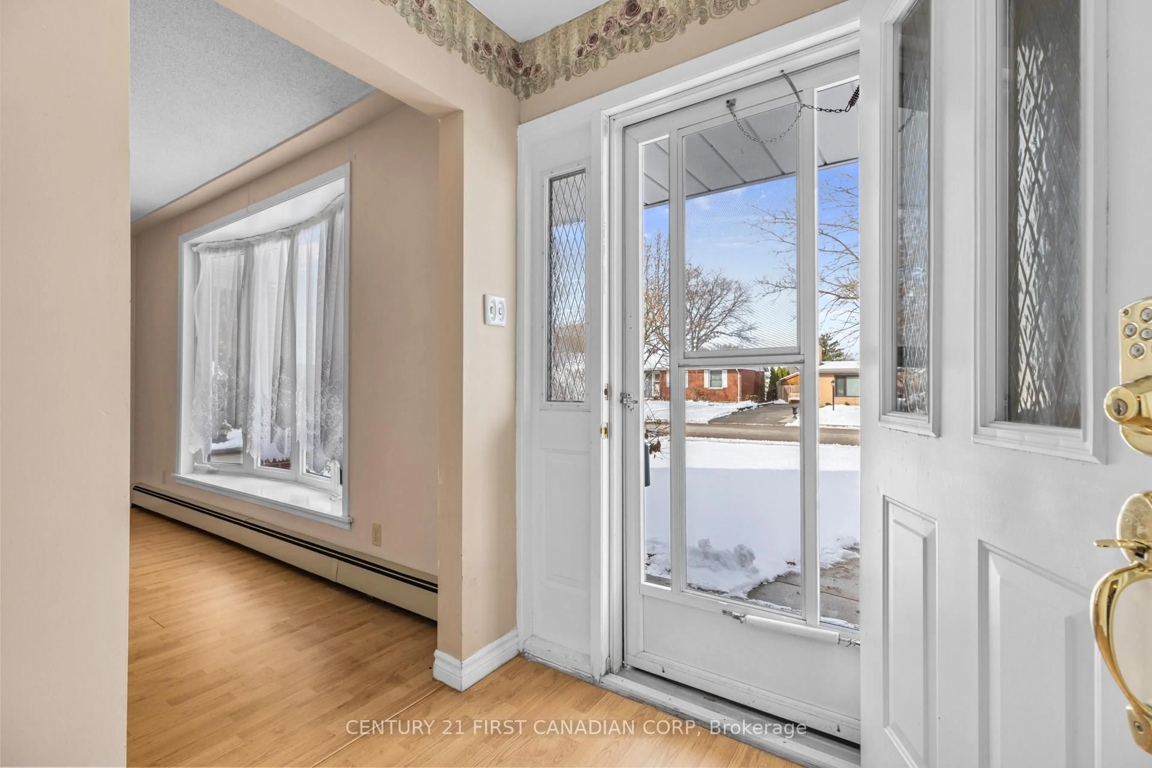 Indoor entryway for 383 Magnolia Cres, London East Ontario N5Y 4T1