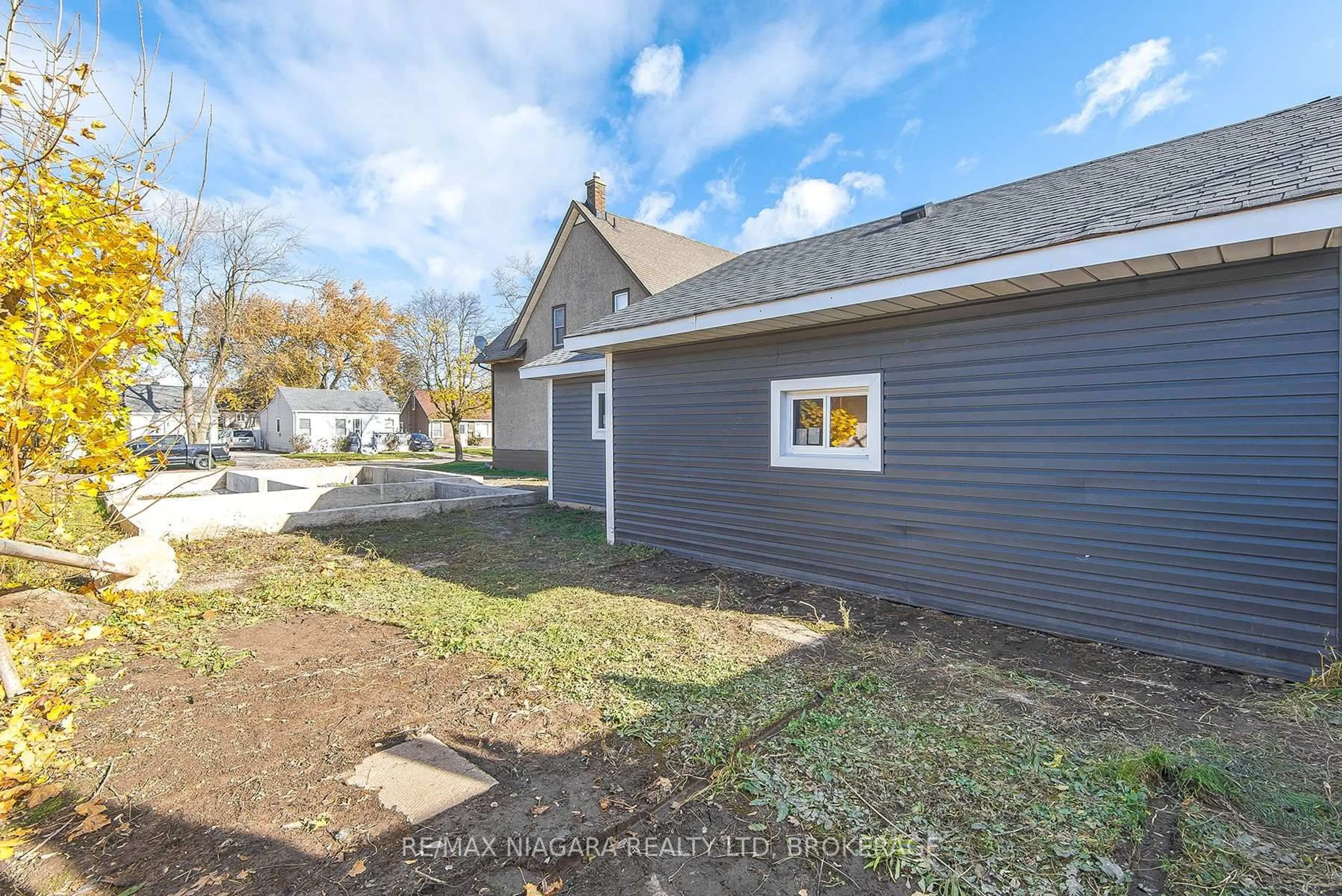 Unknown for 397 Gatfield Ave, Welland Ontario L3B 5B1