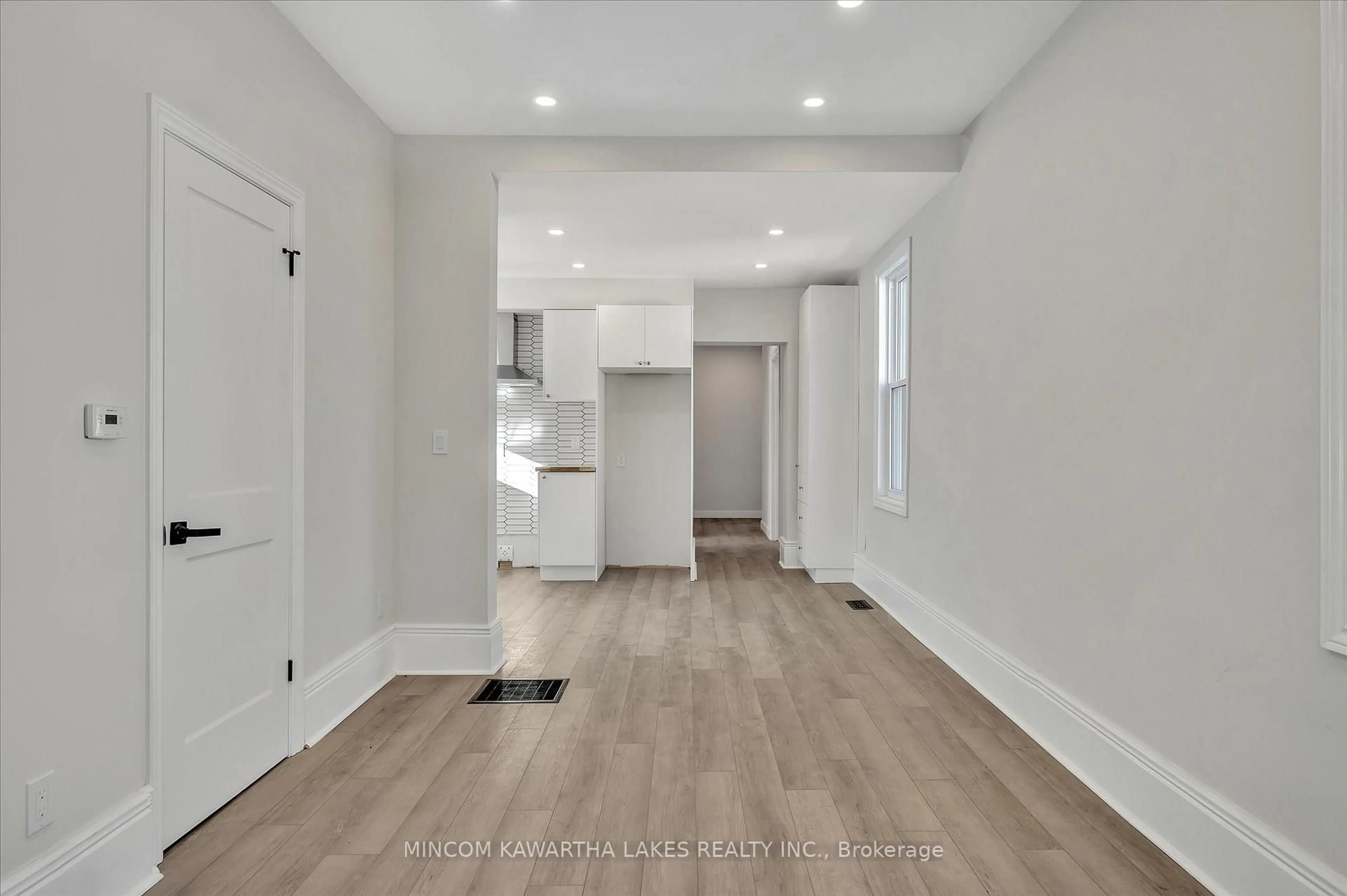 Unknown for 588 Wolfe St, Peterborough Ontario K9J 2L8