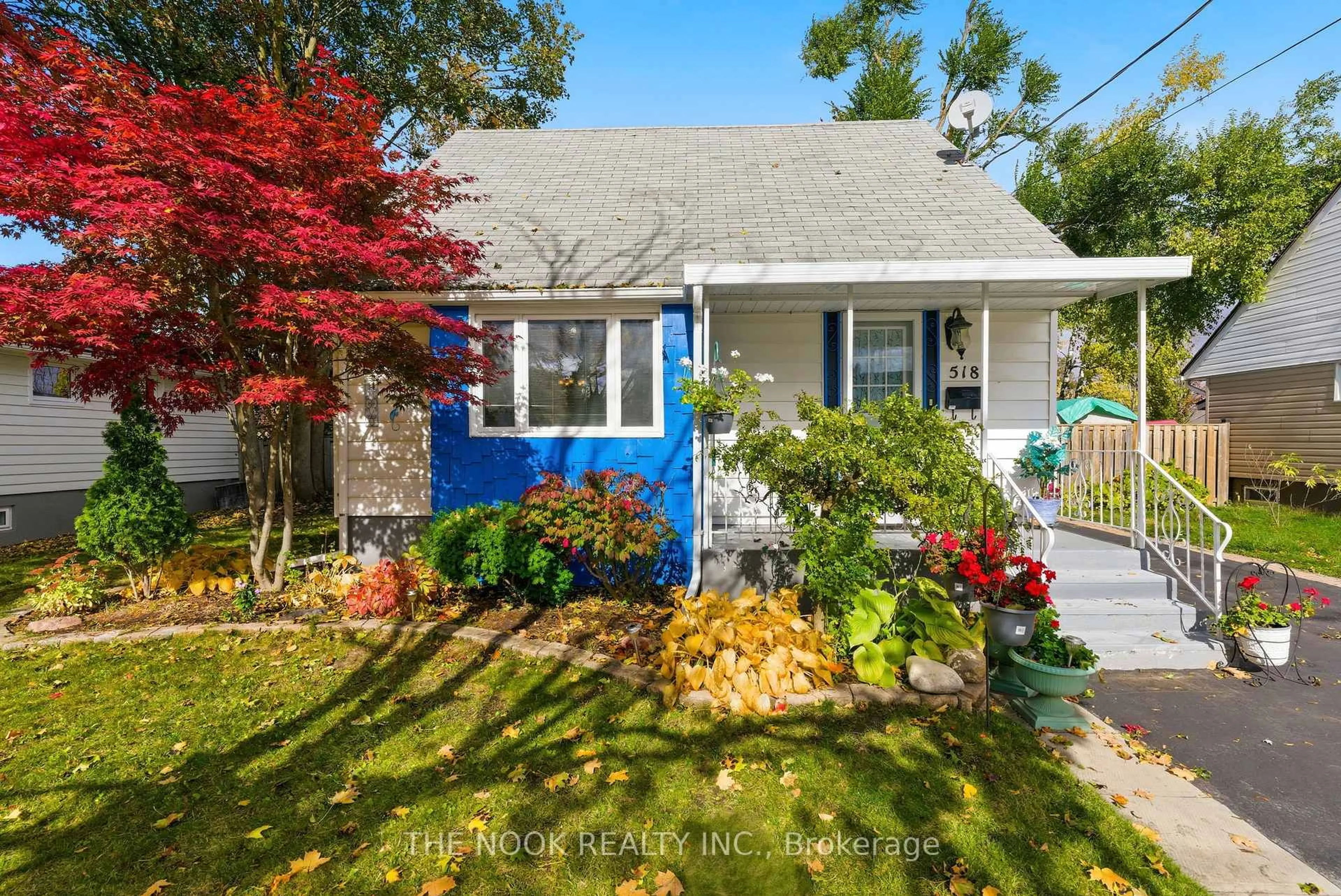 Home with vinyl exterior material, street for 518 Rose Ave, Peterborough Ontario K9J 4E7