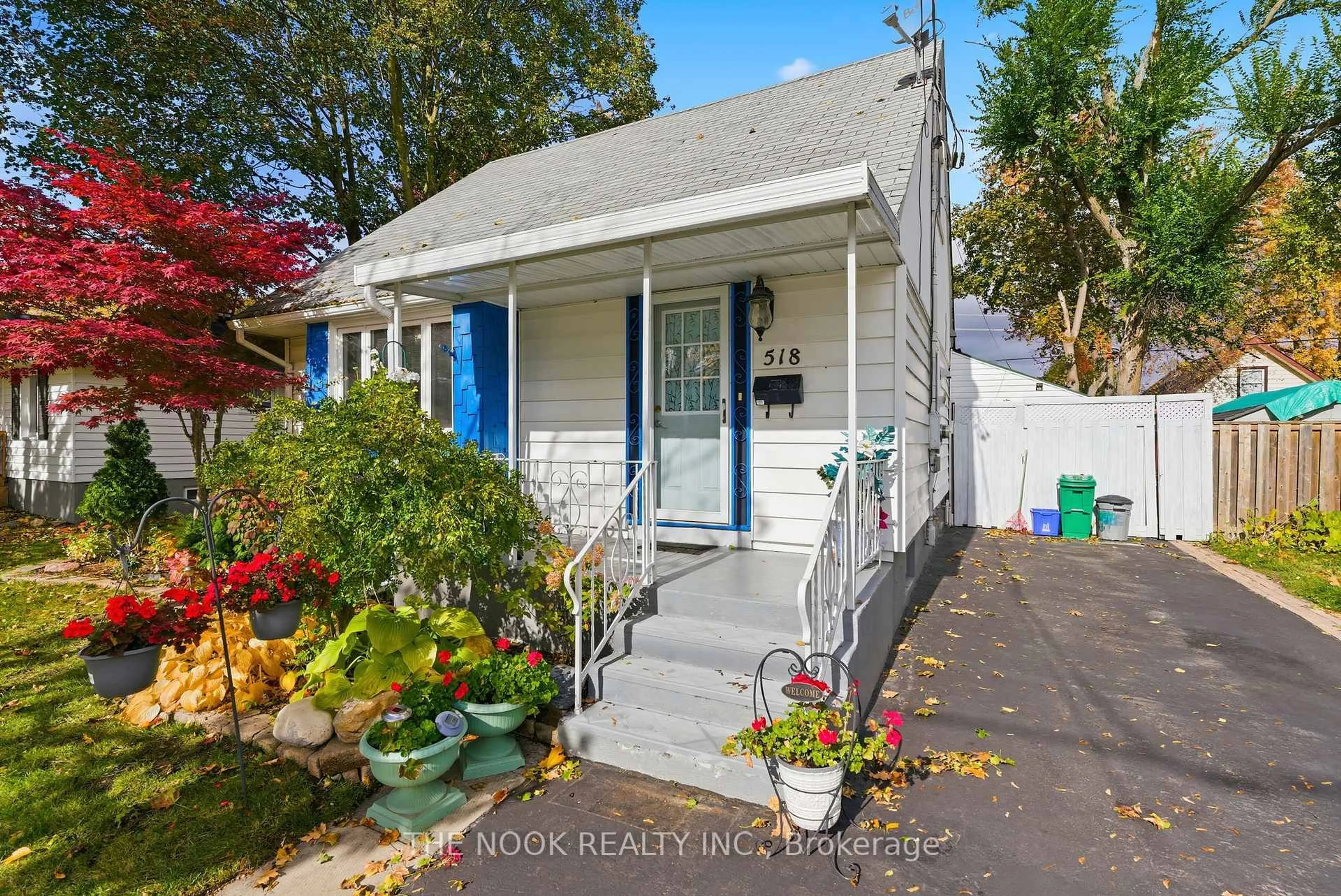 Home with vinyl exterior material, street for 518 Rose Ave, Peterborough Ontario K9J 4E7