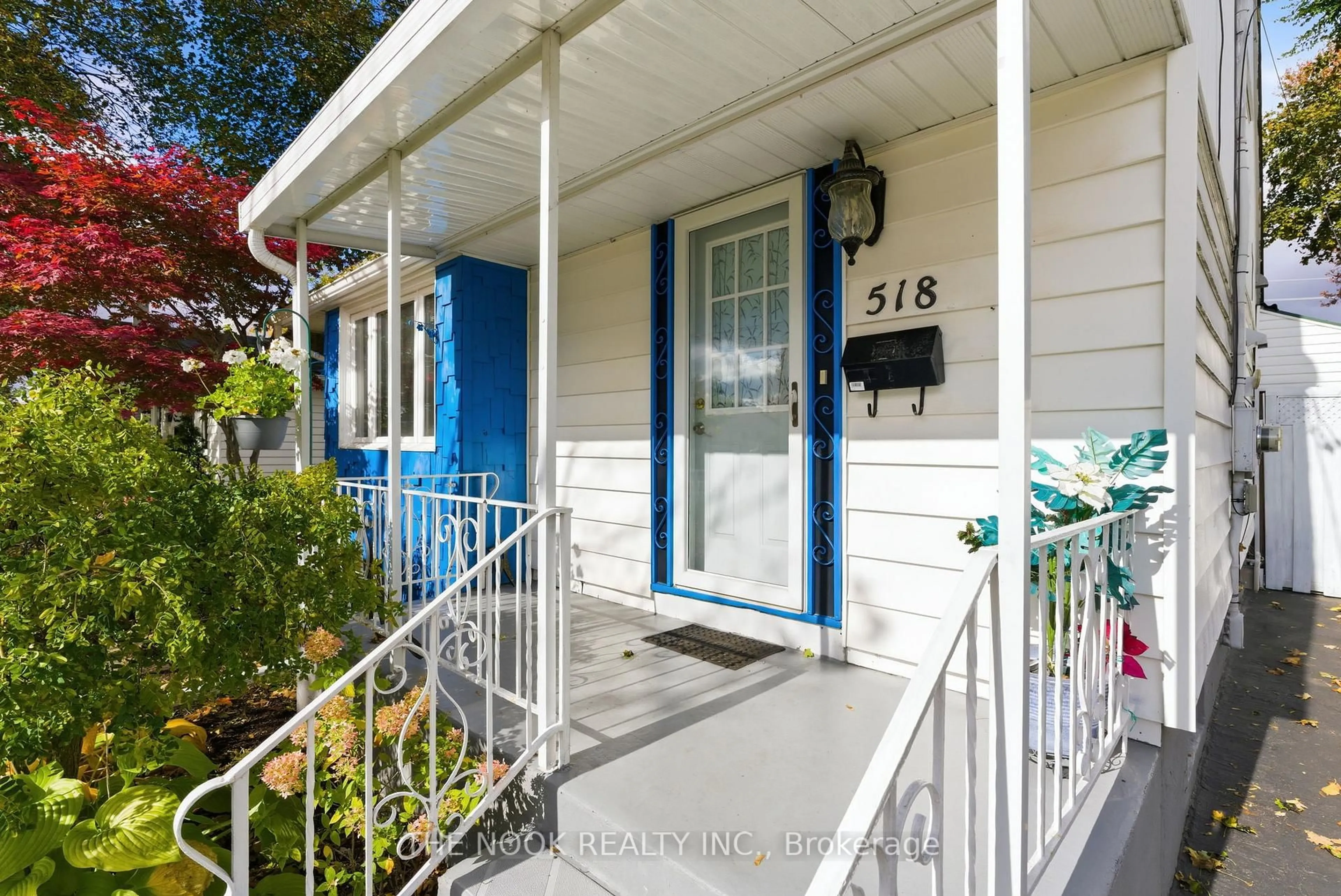 Home with vinyl exterior material, street for 518 Rose Ave, Peterborough Ontario K9J 4E7