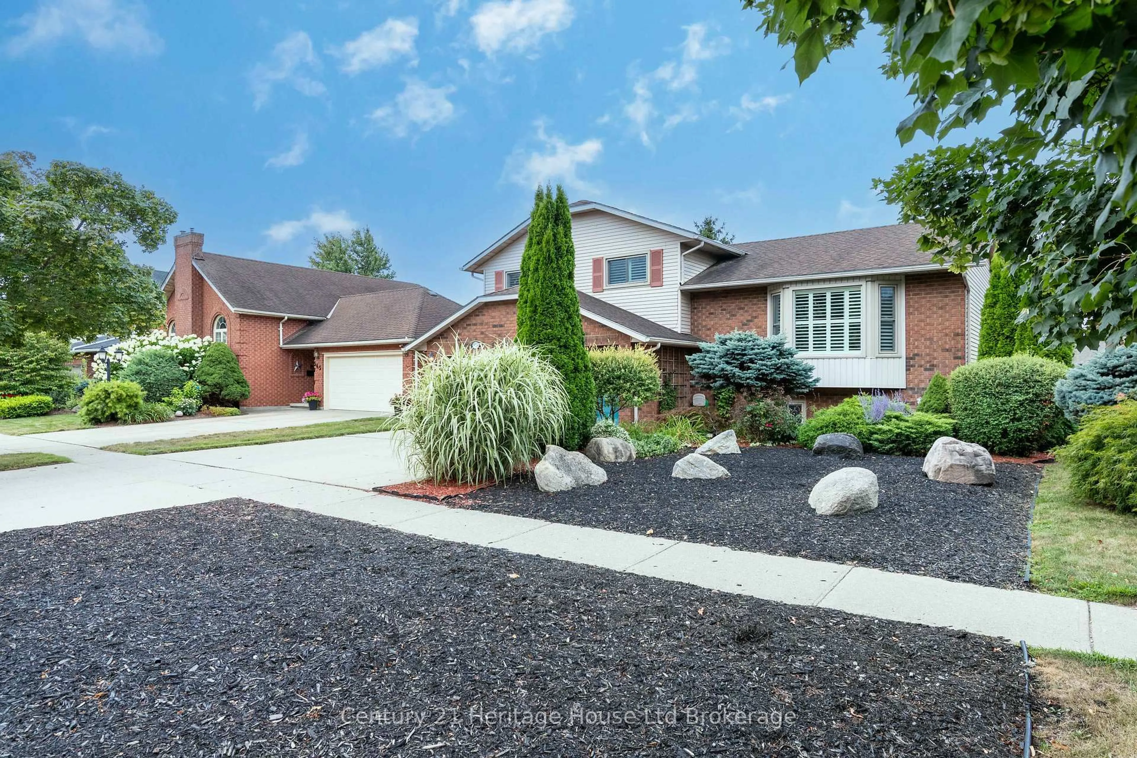 Home with brick exterior material, street for 549 Lansdowne Ave, Woodstock Ontario N4T 1J8