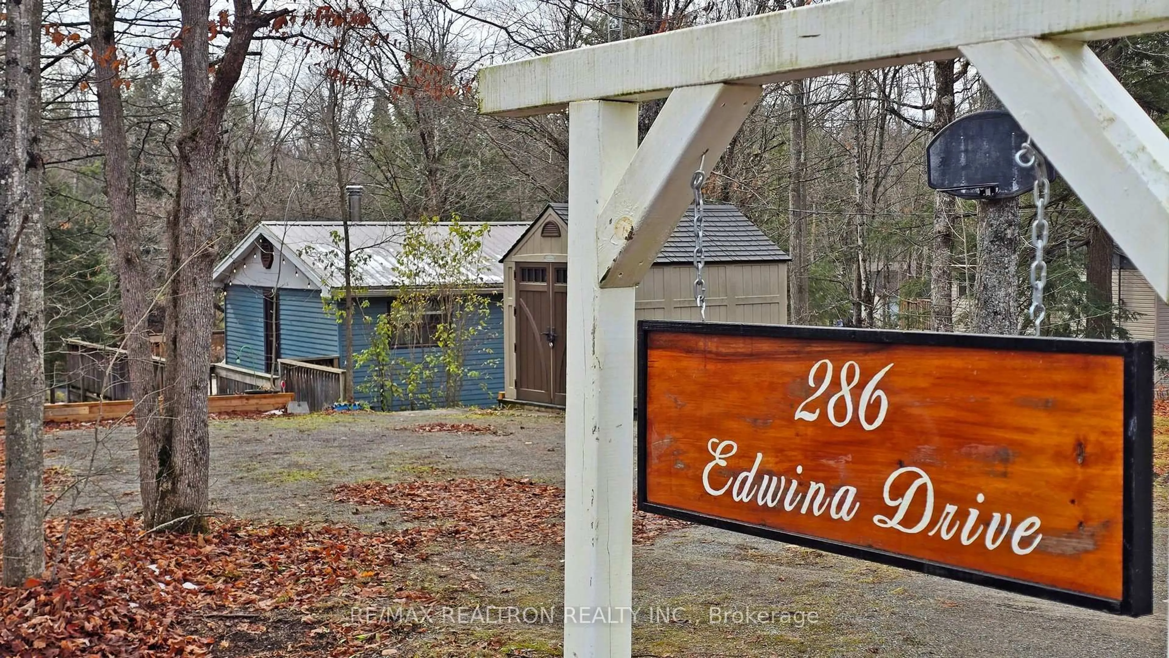 Indoor entryway for 286 Edwina Dr, Trent Lakes Ontario K0M 1A0