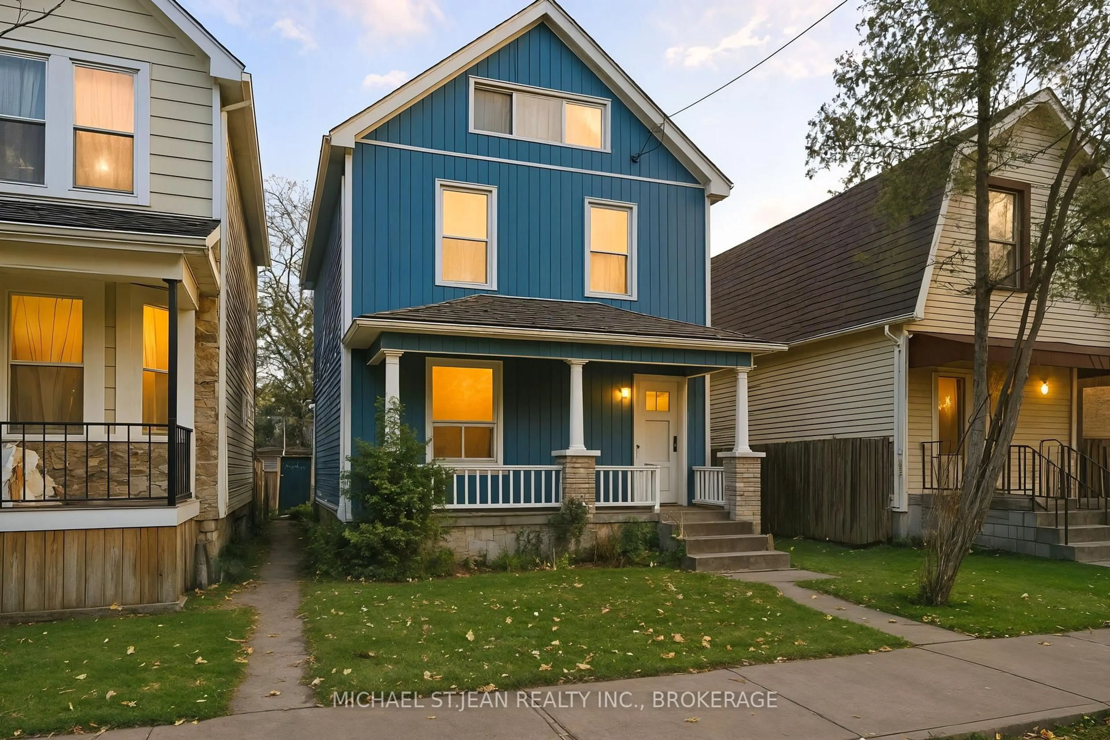 Home with vinyl exterior material, street for 59 Francis St, Hamilton Ontario L8L 3V2