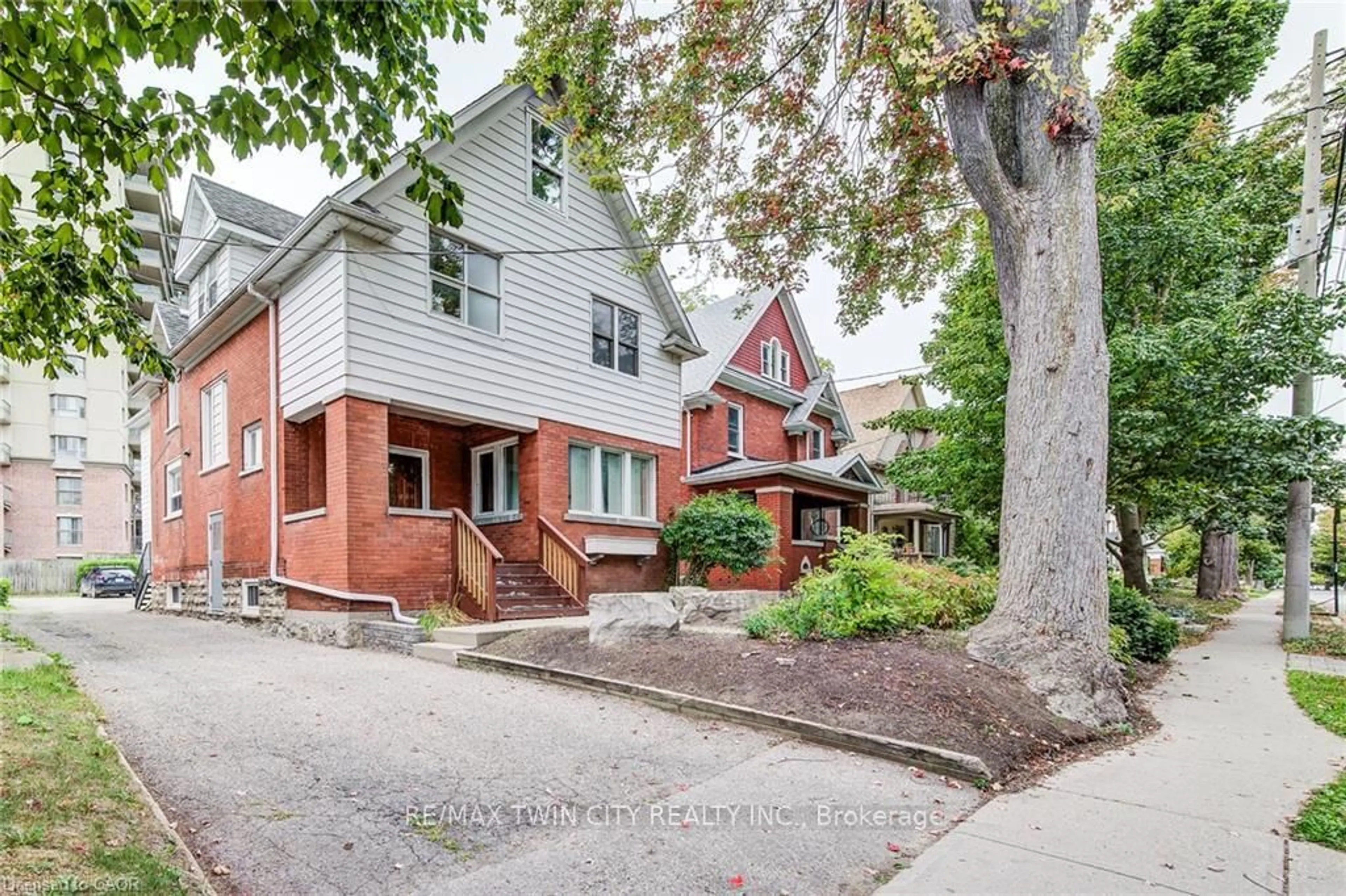 Home with brick exterior material, street for 19 Schneider Ave, Kitchener Ontario N2G 1K7