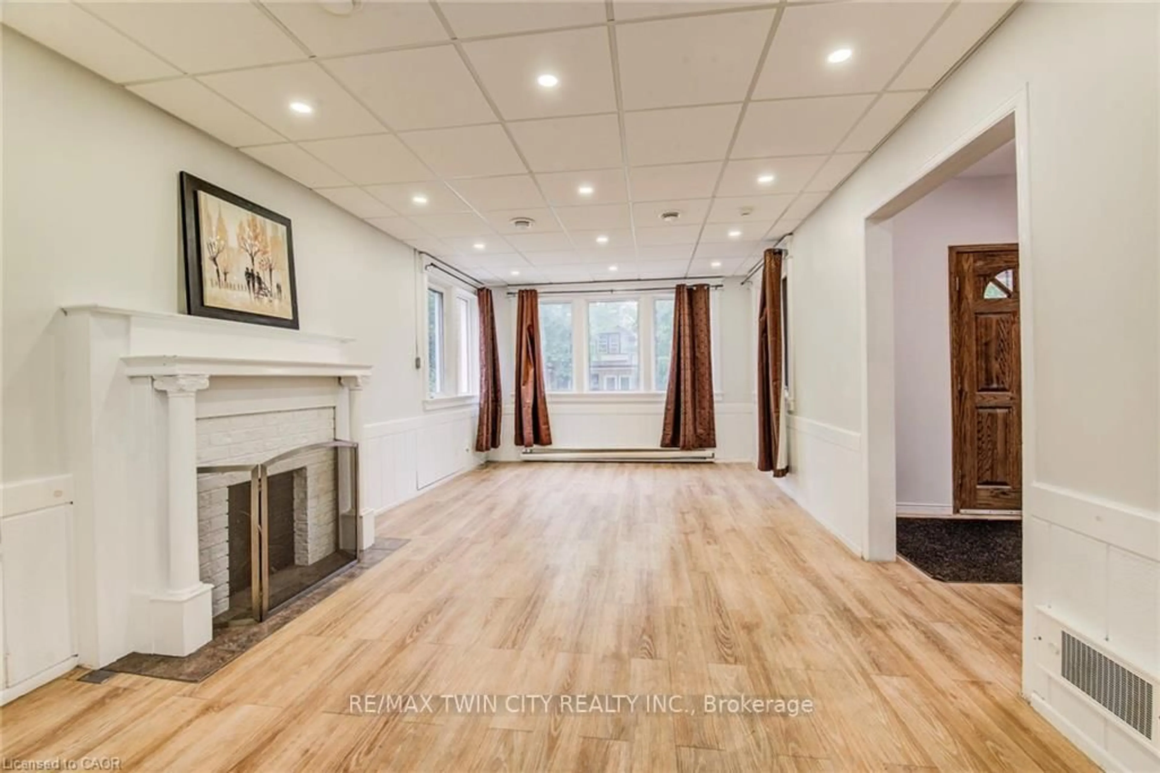 A pic of a room for 19 Schneider Ave, Kitchener Ontario N2G 1K7