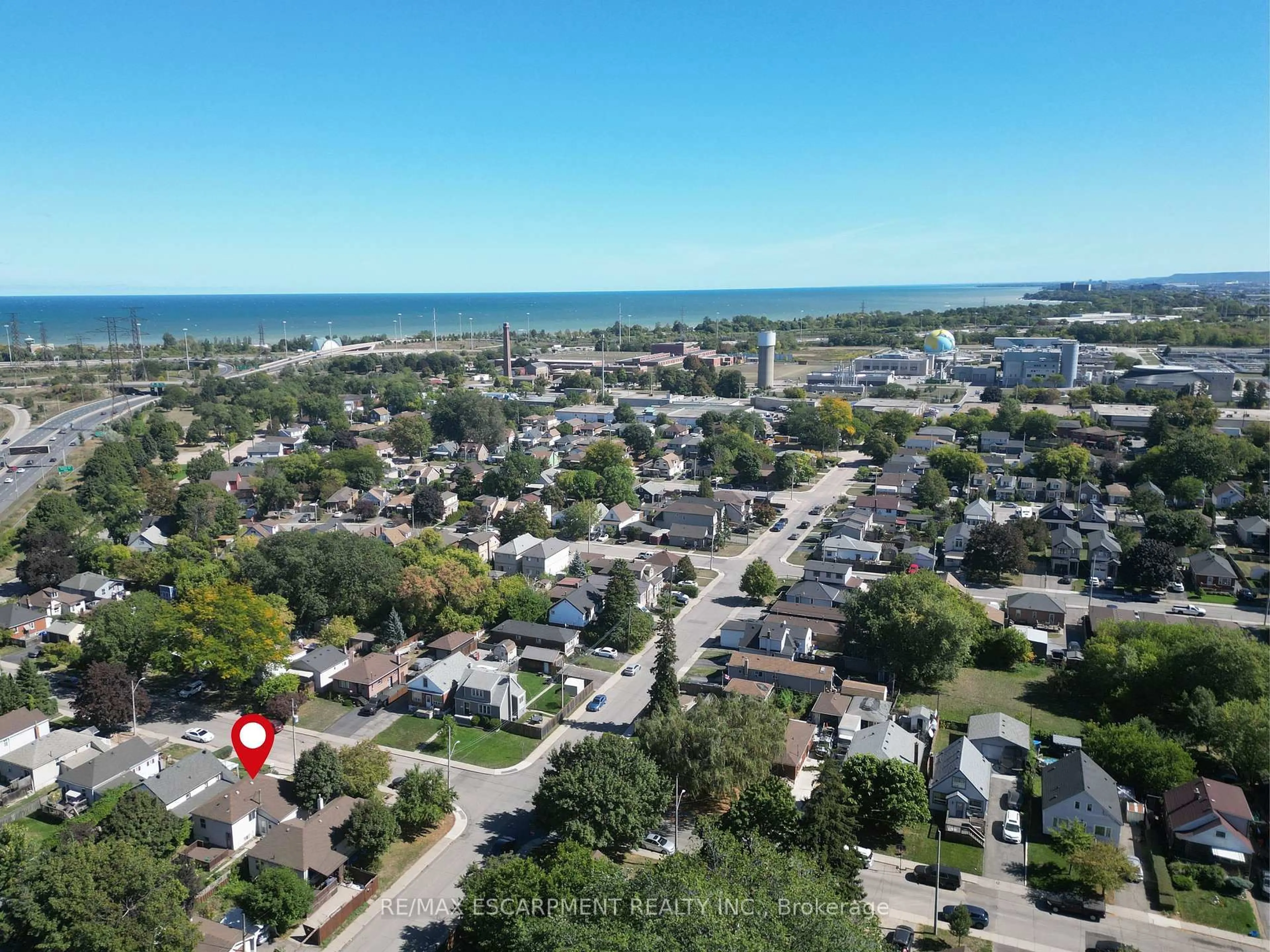 A pic from outside/outdoor area/front of a property/back of a property/a pic from drone, unknown for 753 Burgess Ave, Hamilton Ontario L8H 6J5