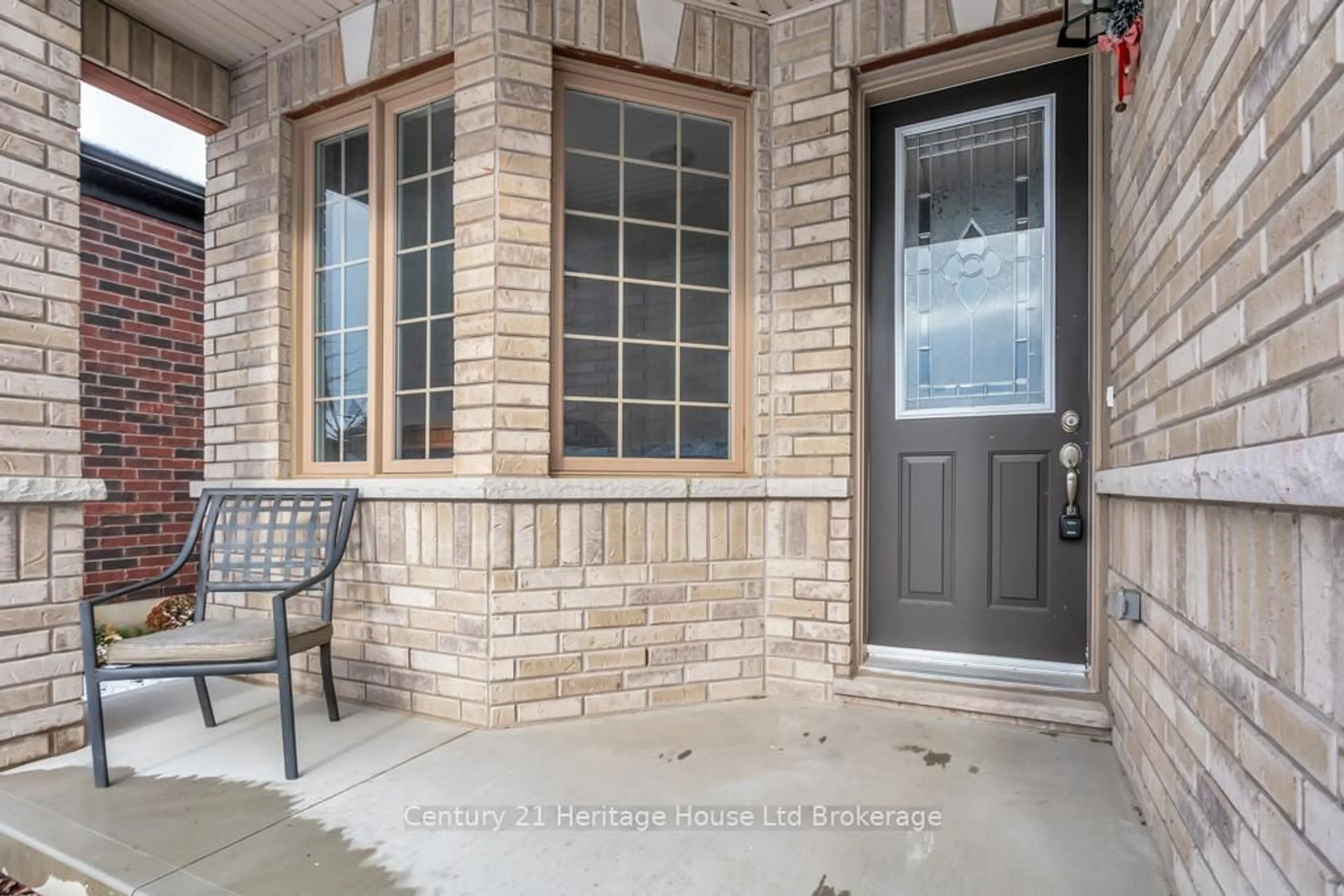 Indoor entryway for 30 Seaton Cres, Tillsonburg Ontario N4G 0J8