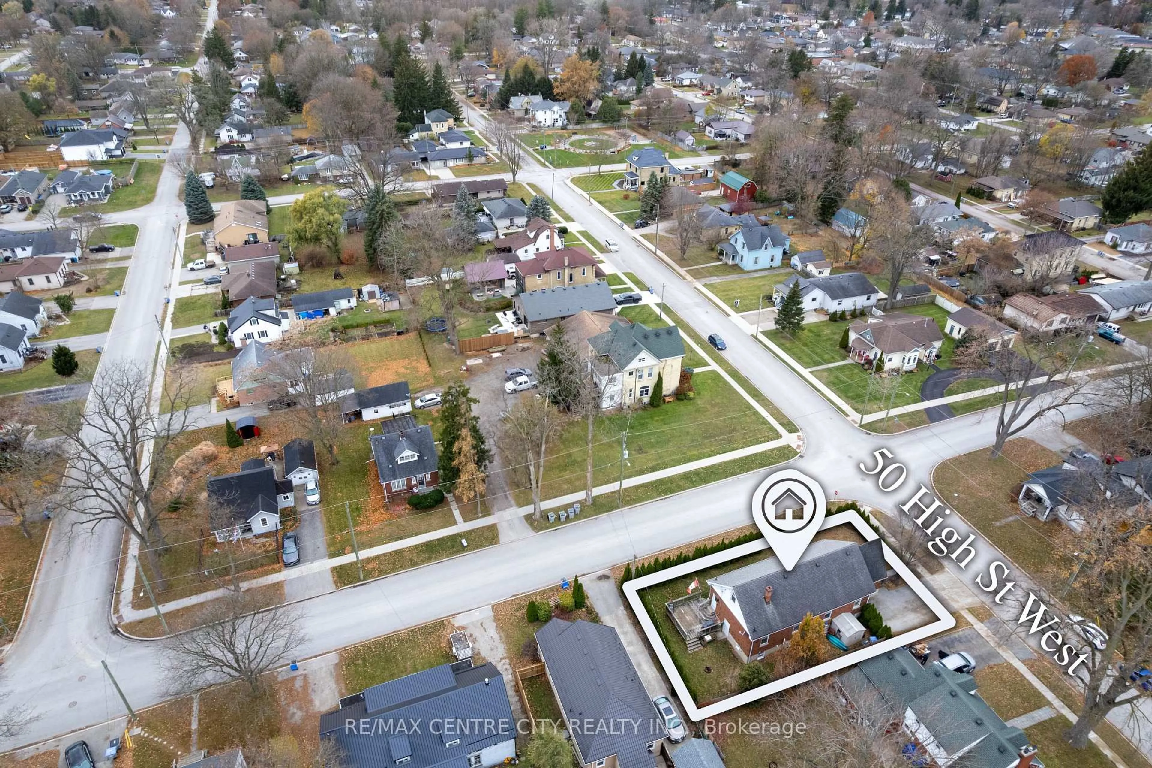 A pic from outside/outdoor area/front of a property/back of a property/a pic from drone, street for 50 High St, Strathroy-Caradoc Ontario N7G 1G5