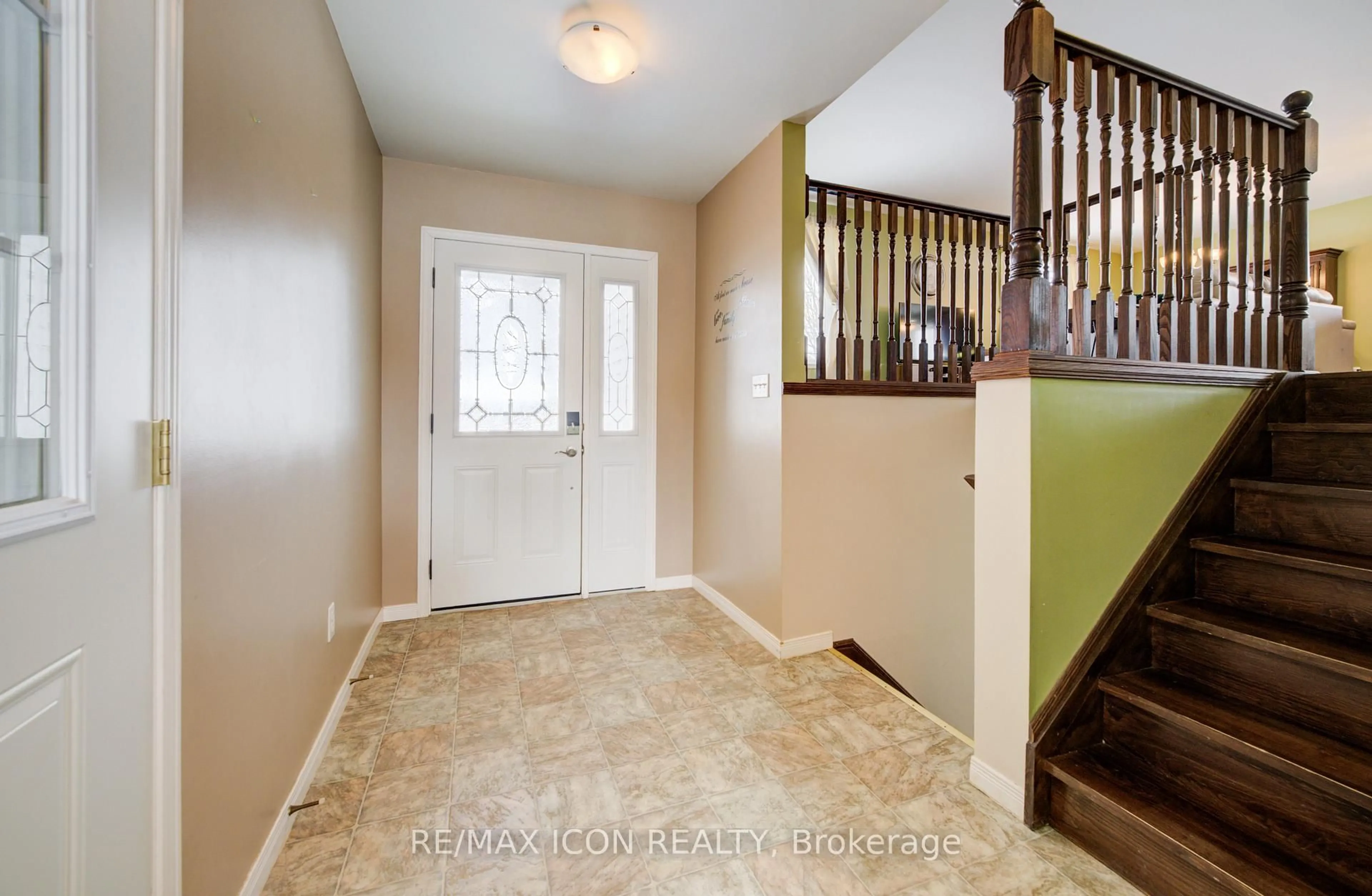 Indoor entryway for 460 King St, Wellington North Ontario N0G 2L2