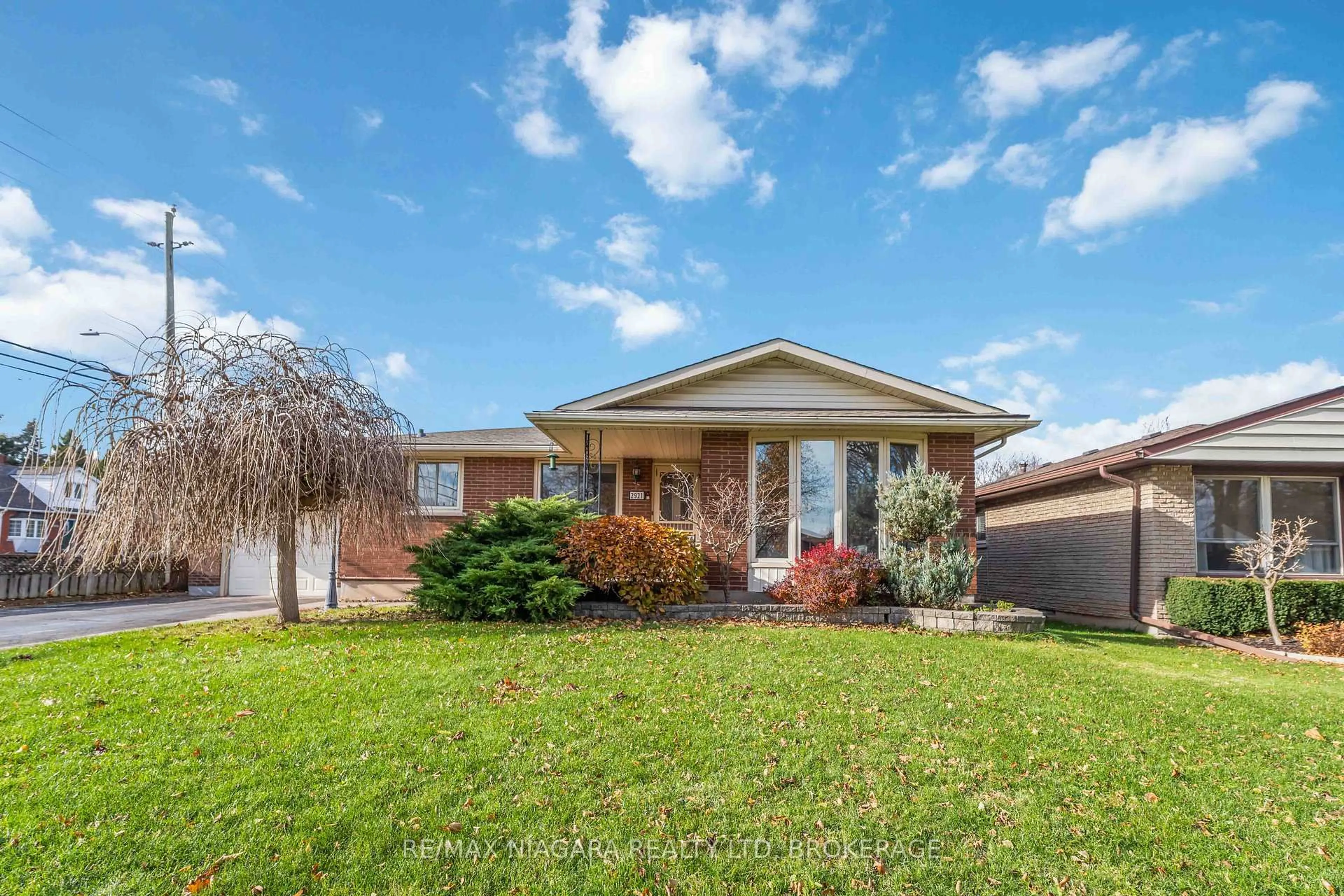 Home with brick exterior material, street for 2921 Gail Ave, Niagara Falls Ontario L2J 2E1