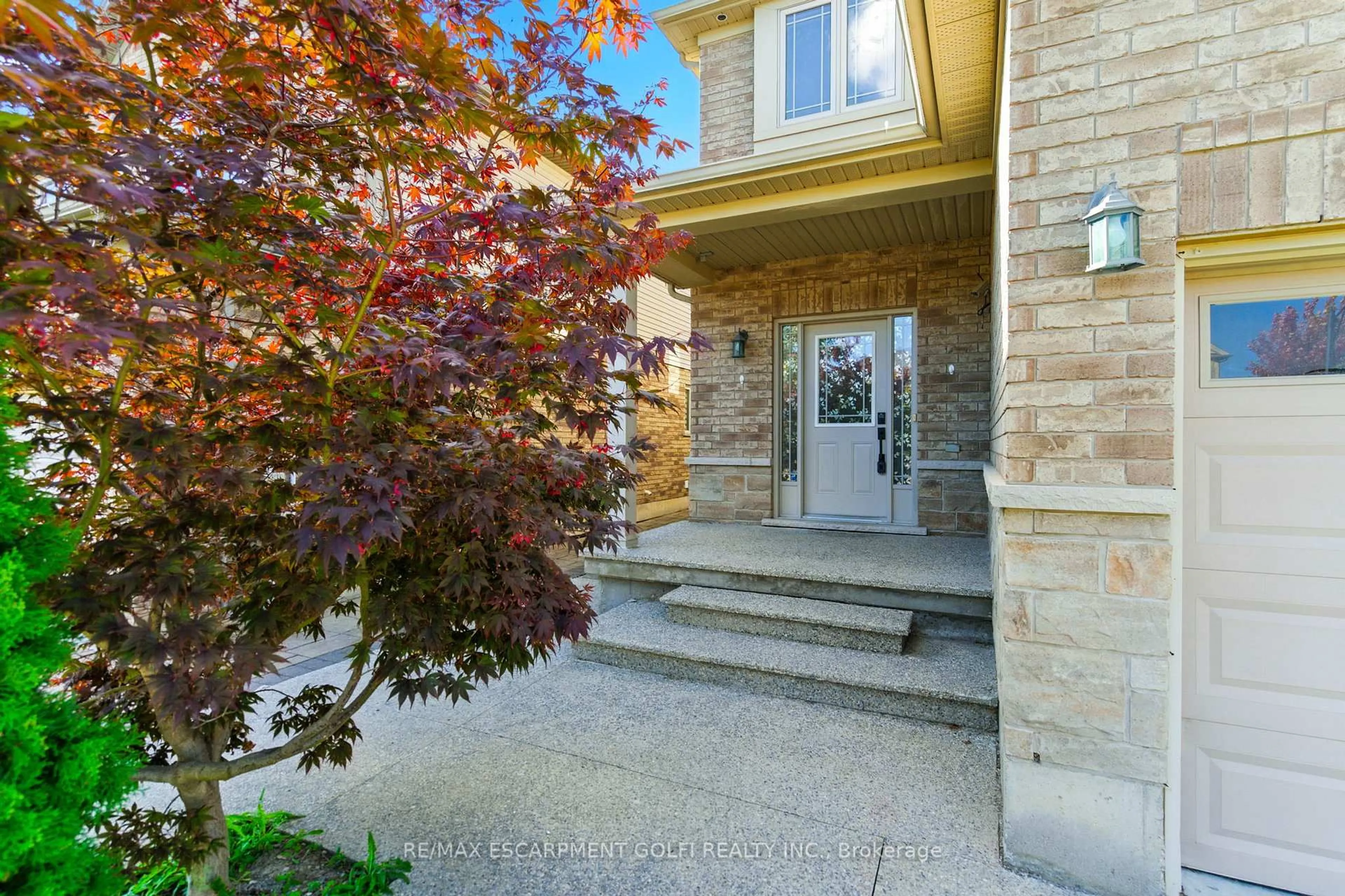 Unknown for 151 Royal Winter Dr, Hamilton Ontario L0R 1C0