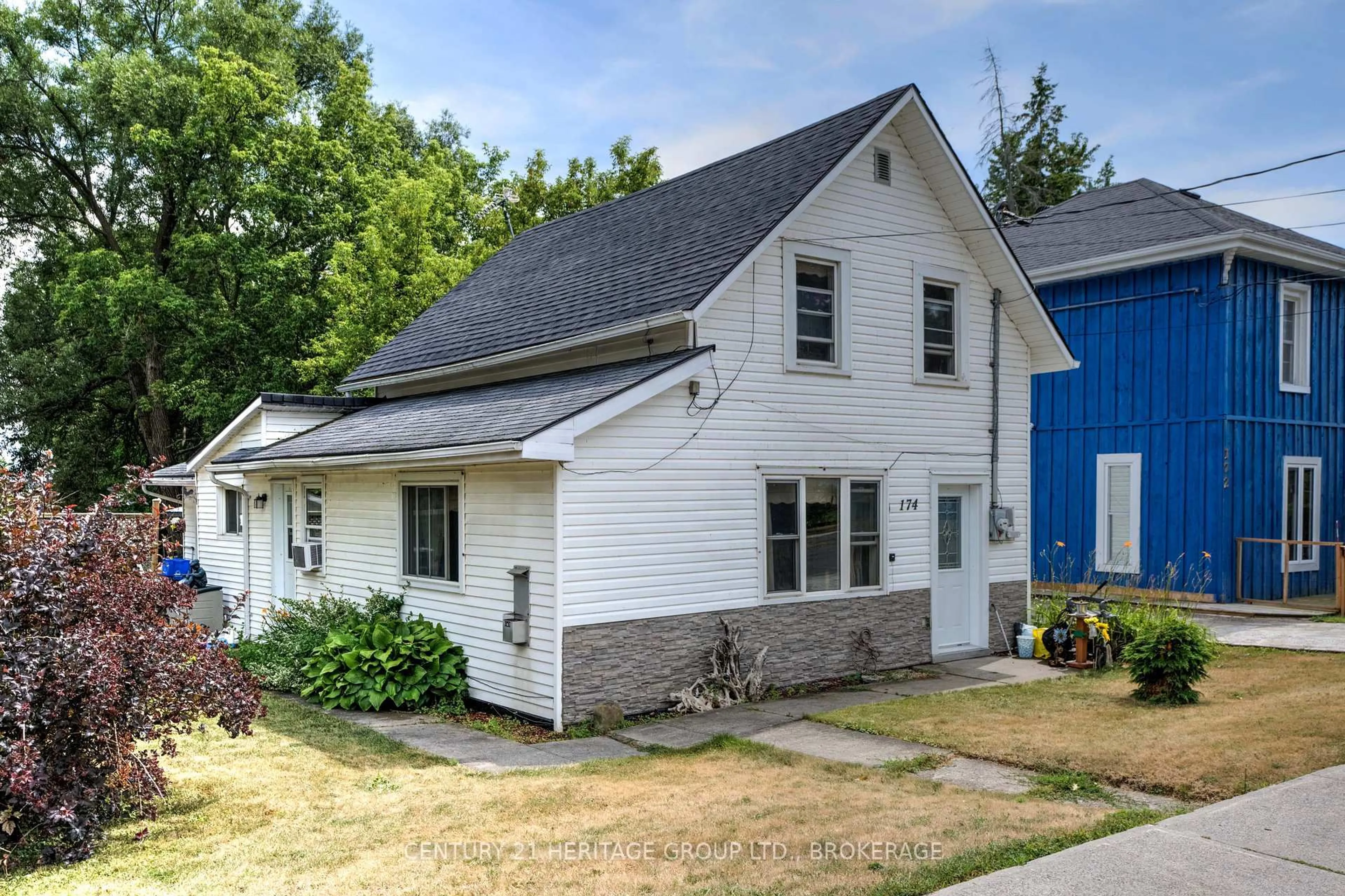 Home with vinyl exterior material, street for 174 Thomas St, Deseronto Ontario K0K 1X0